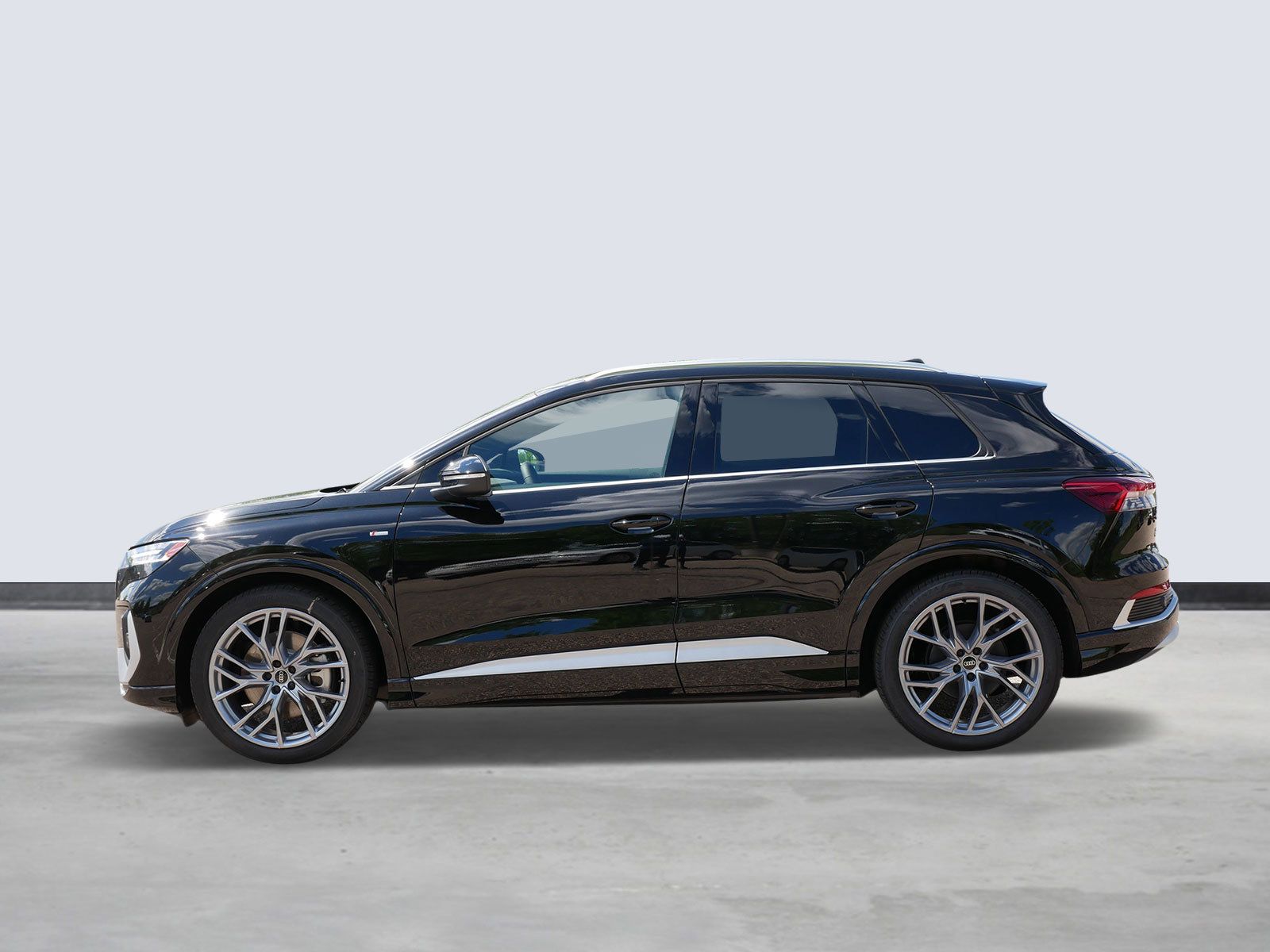 Thumbnail: 2025 Audi Q4 e-tron - 2