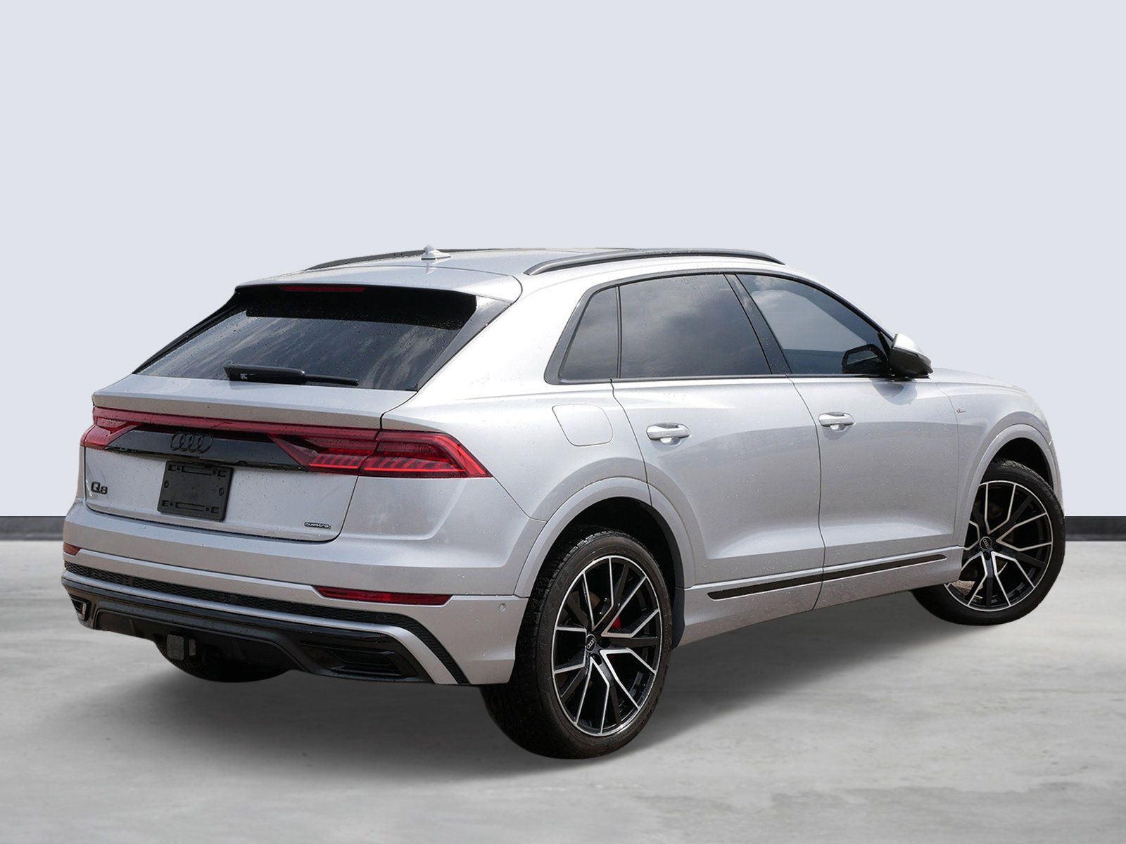 Thumbnail: 2021 Audi Q8 - 4