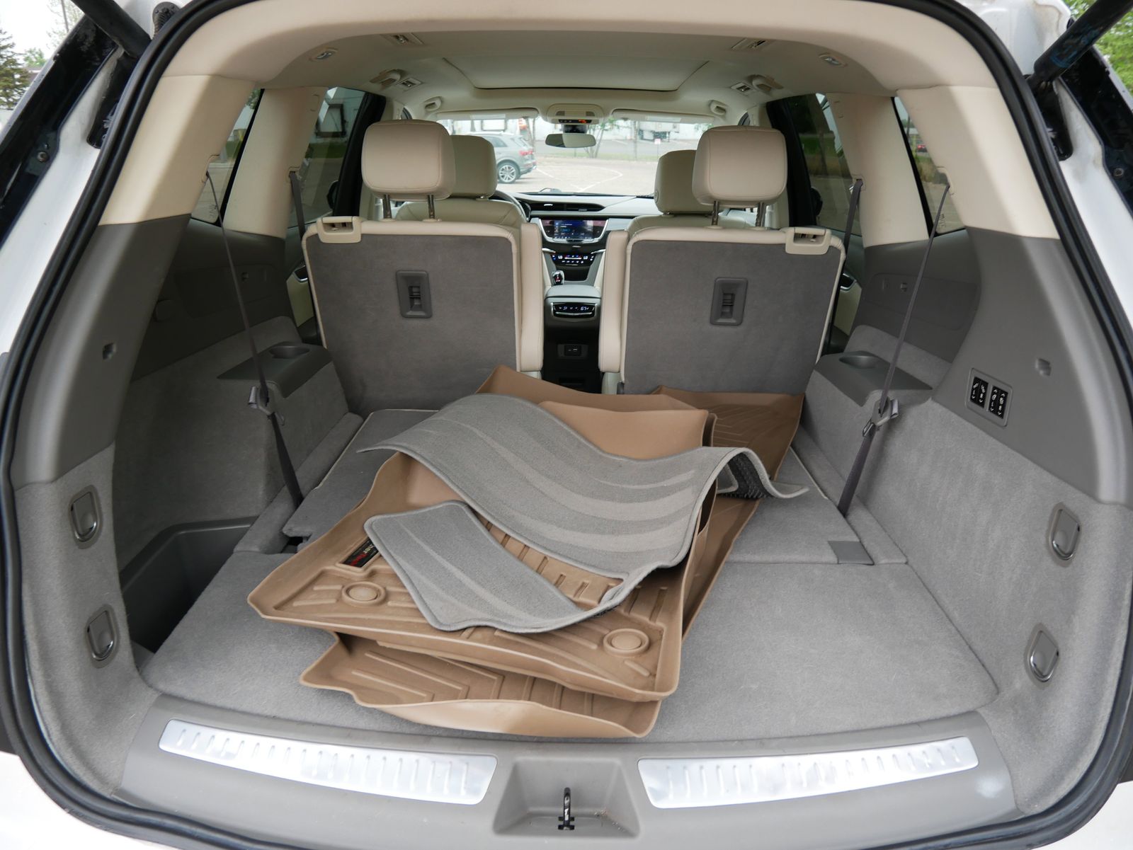 Thumbnail: 2021 Cadillac XT6 - 10