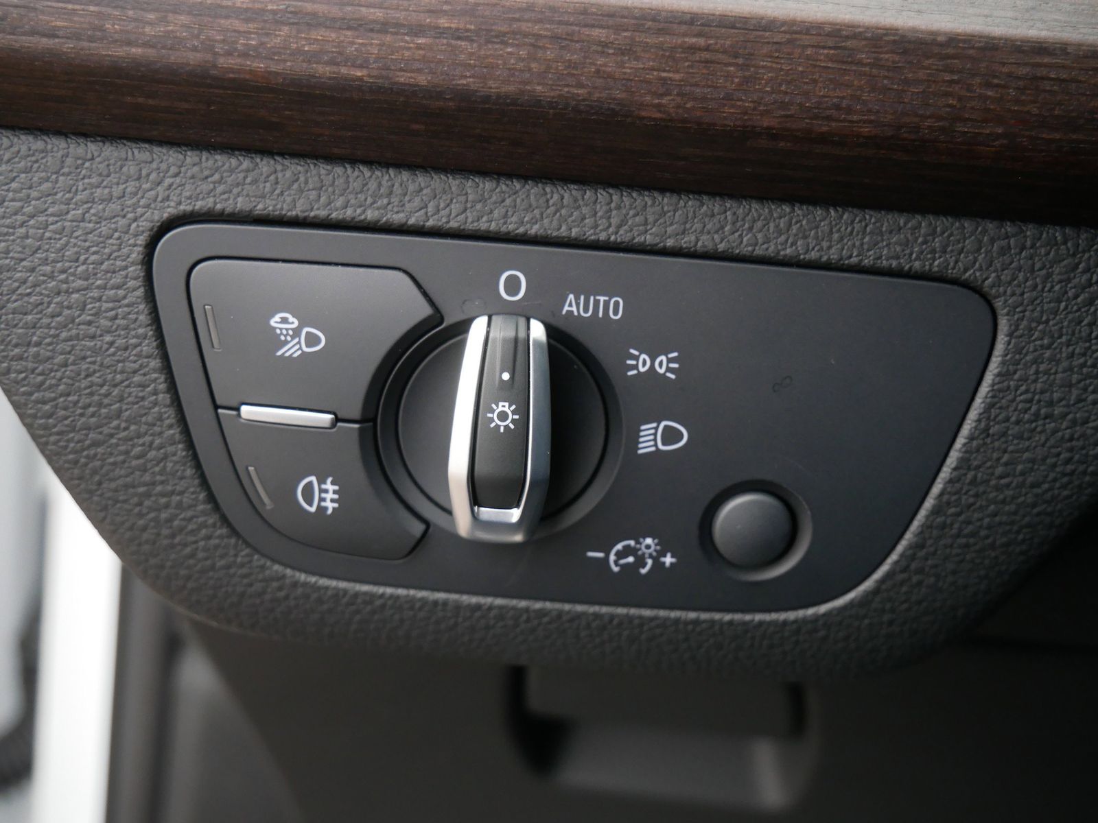 Thumbnail: 2025 Audi Q5 - 30