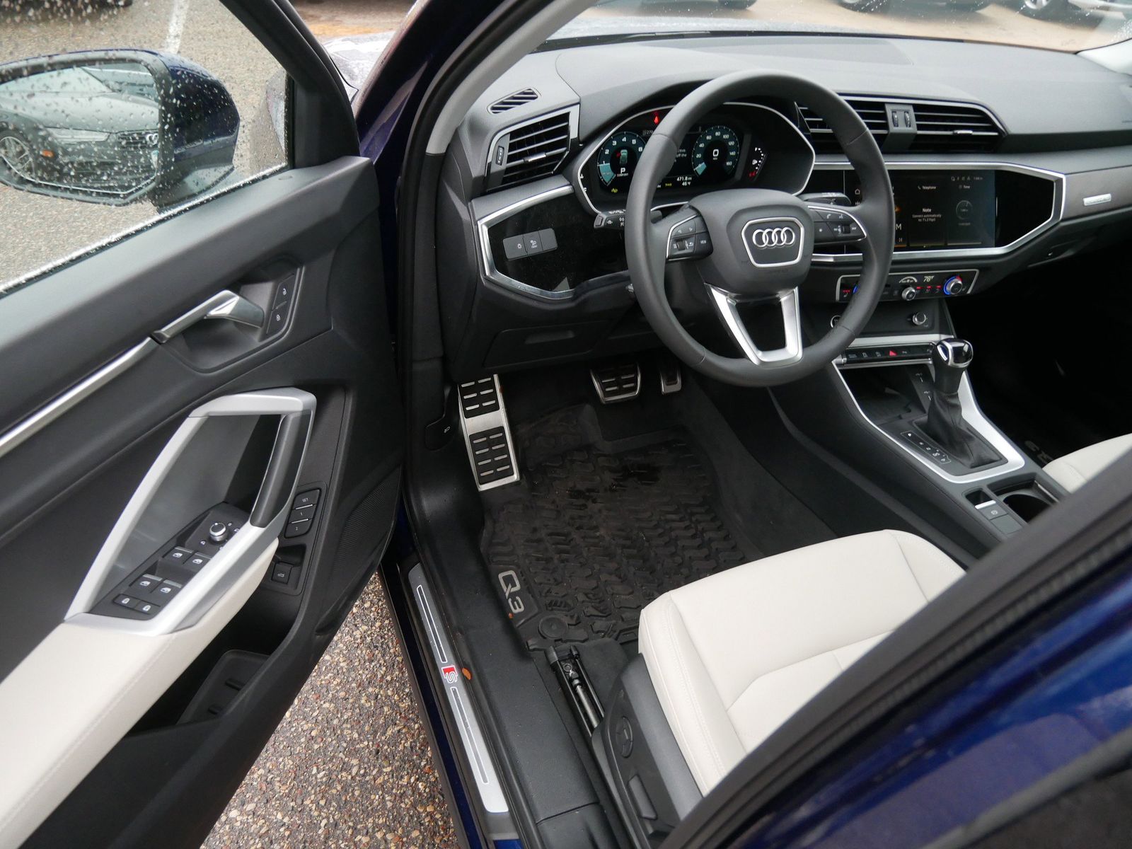 Thumbnail: 2025 Audi Q3 - 9