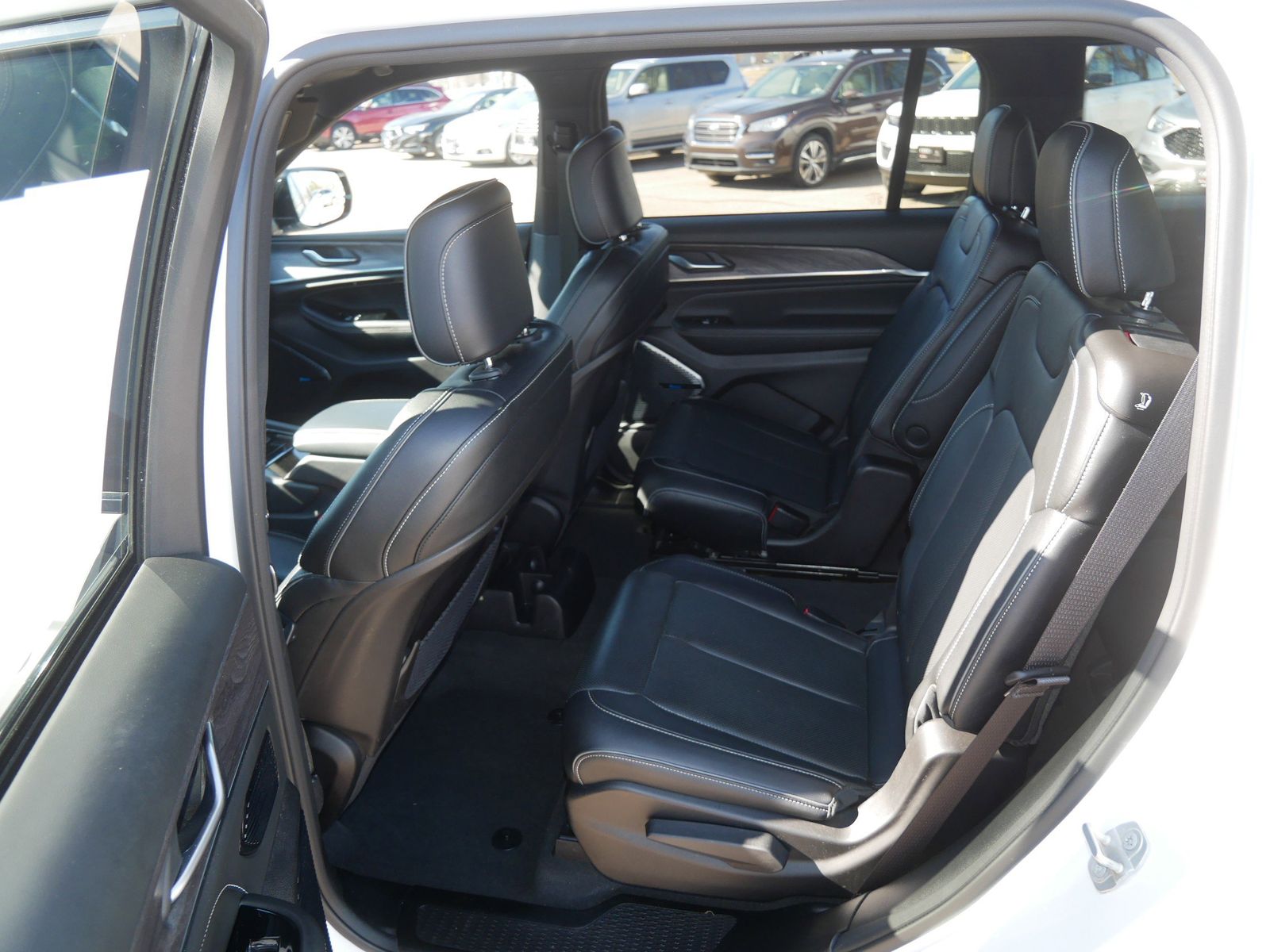 Thumbnail: 2023 Jeep Grand Cherokee L - 10