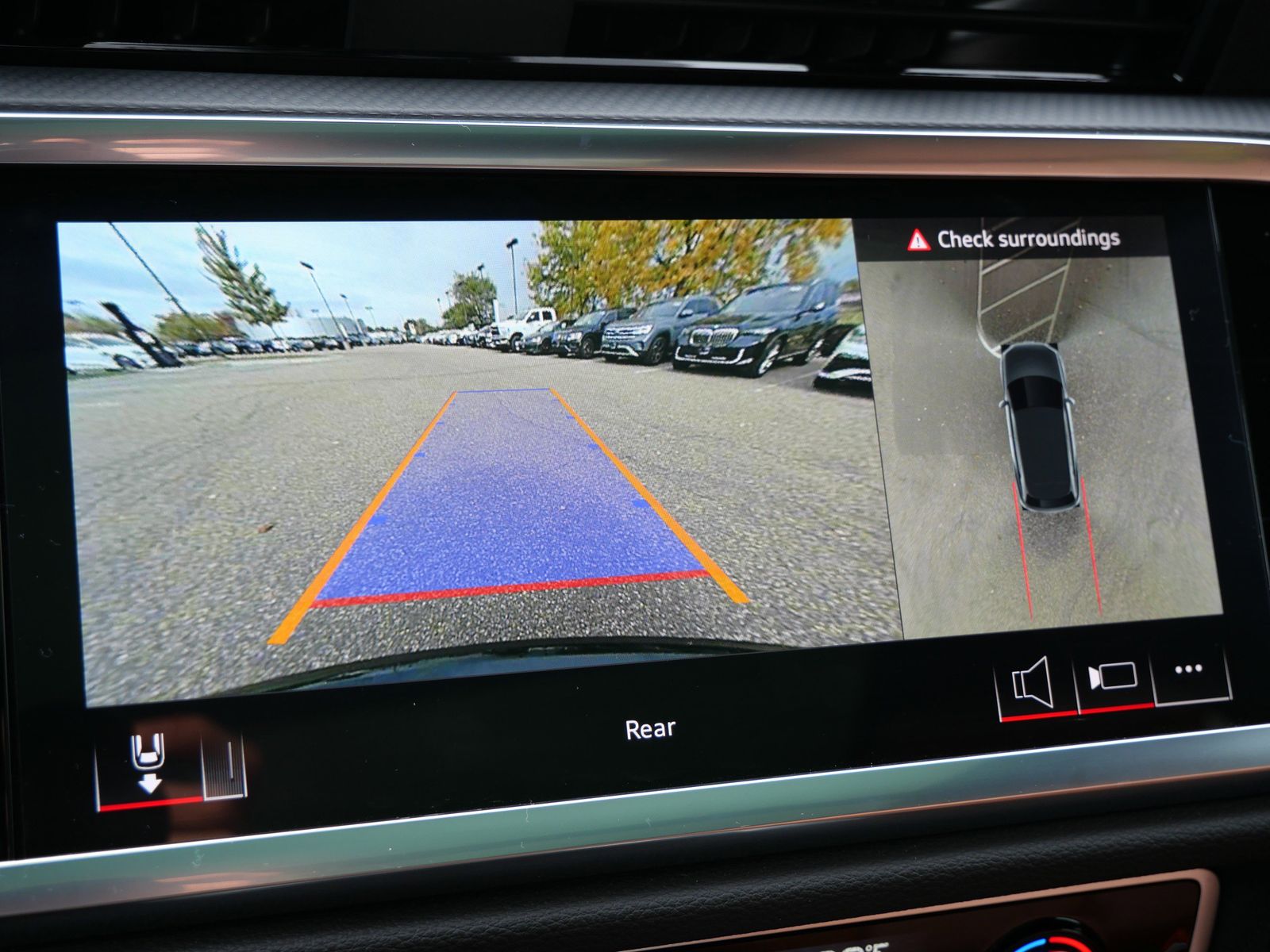 Thumbnail: 2025 Audi Q3 - 27