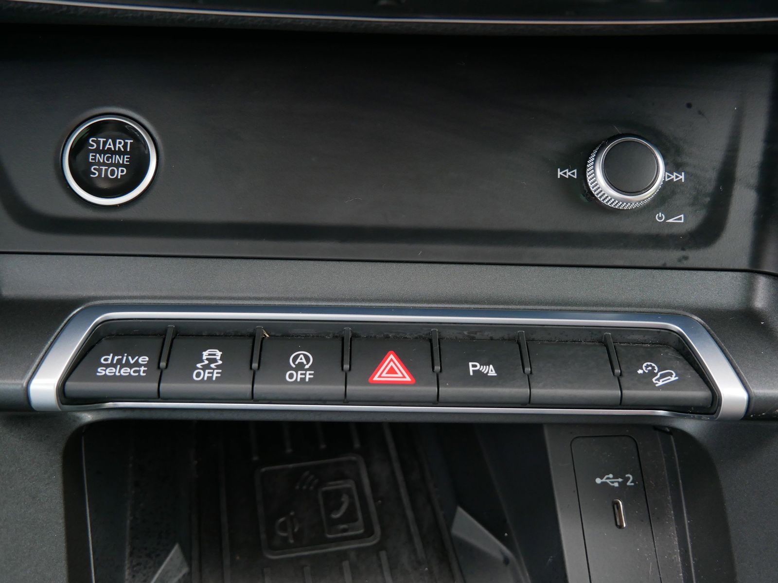 Thumbnail: 2023 Audi Q3 - 19