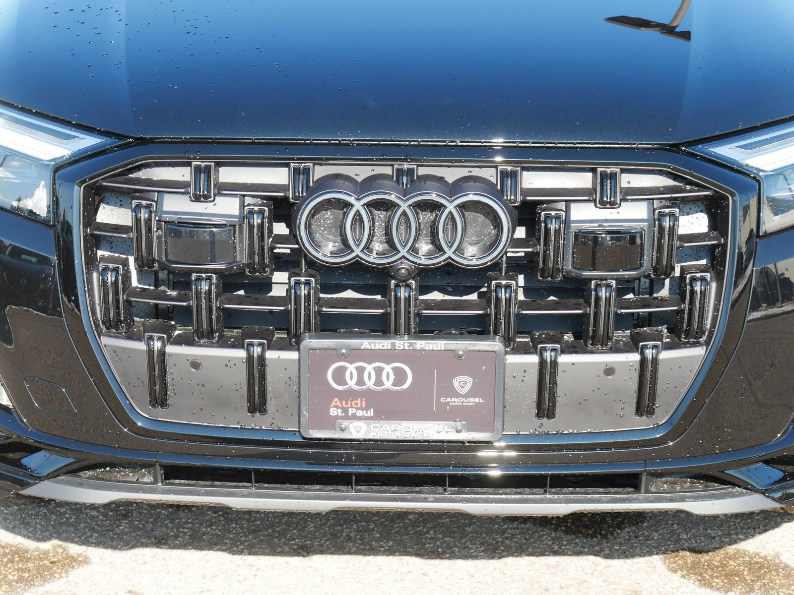 Thumbnail: 2026 Audi Q7 - 8