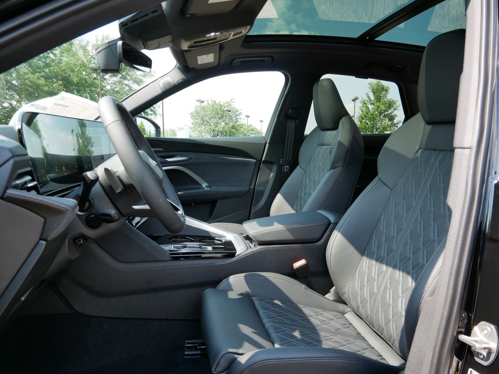 Thumbnail: 2026 Audi SQ5 - 9