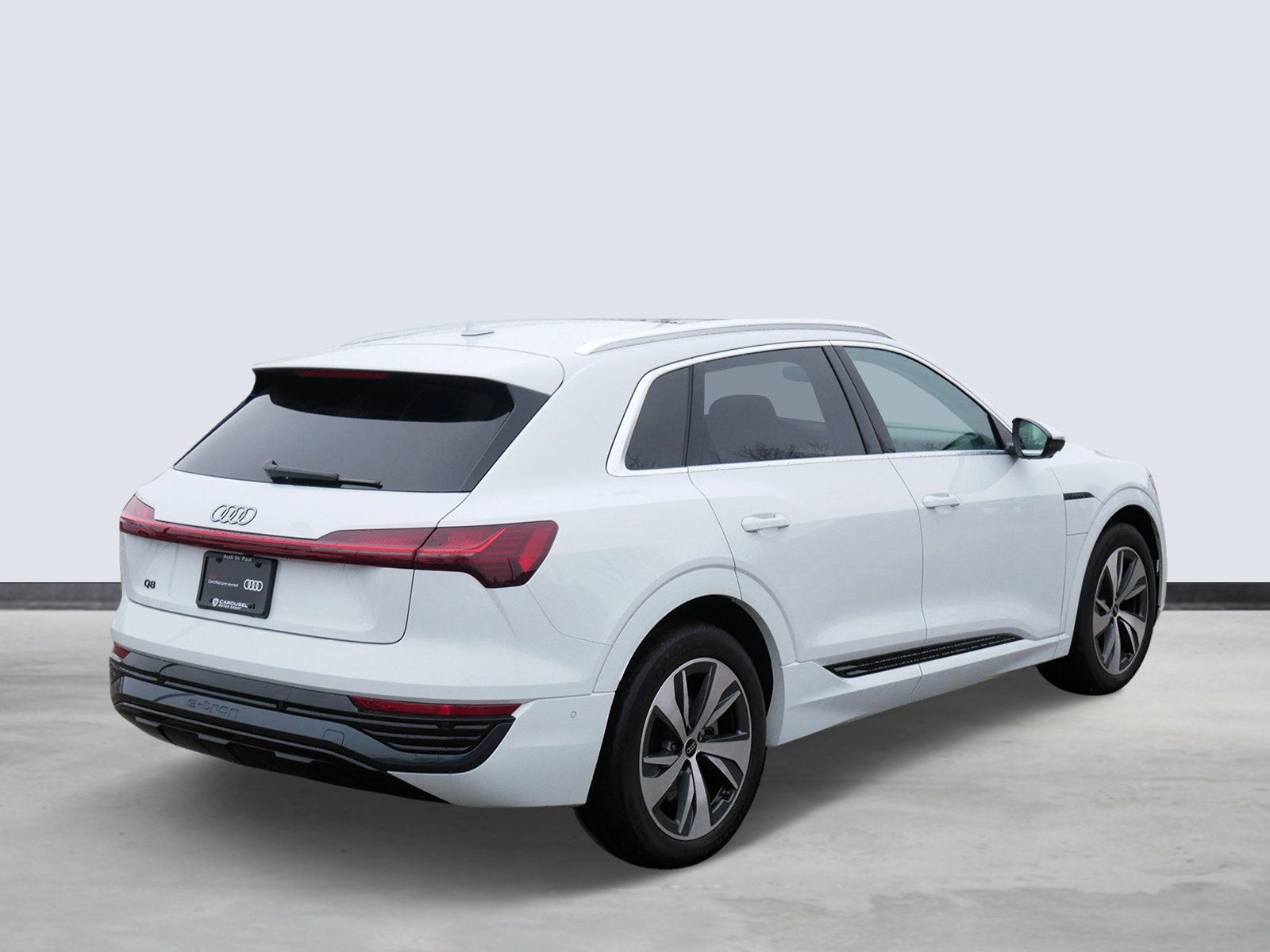 Thumbnail: 2024 Audi Q8 e-tron - 4