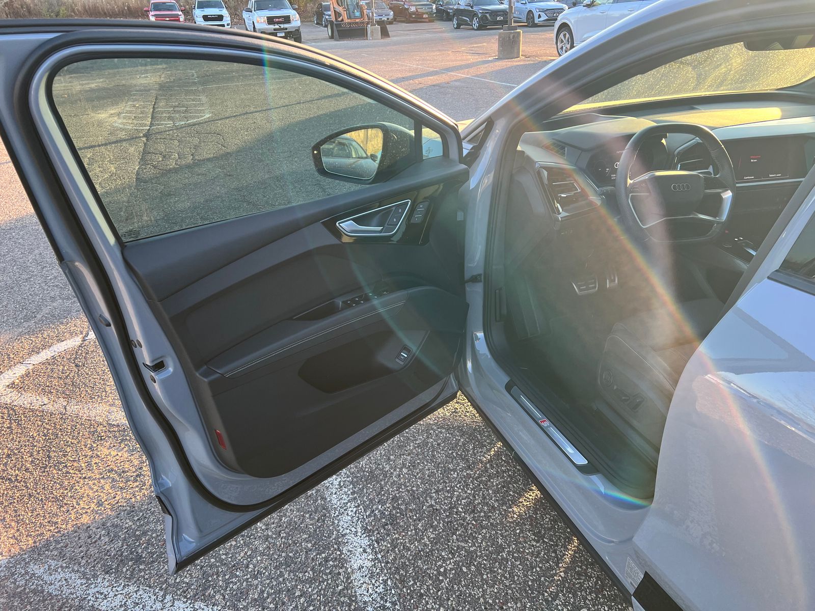 Thumbnail: 2024 Audi Q4 e-tron - 6