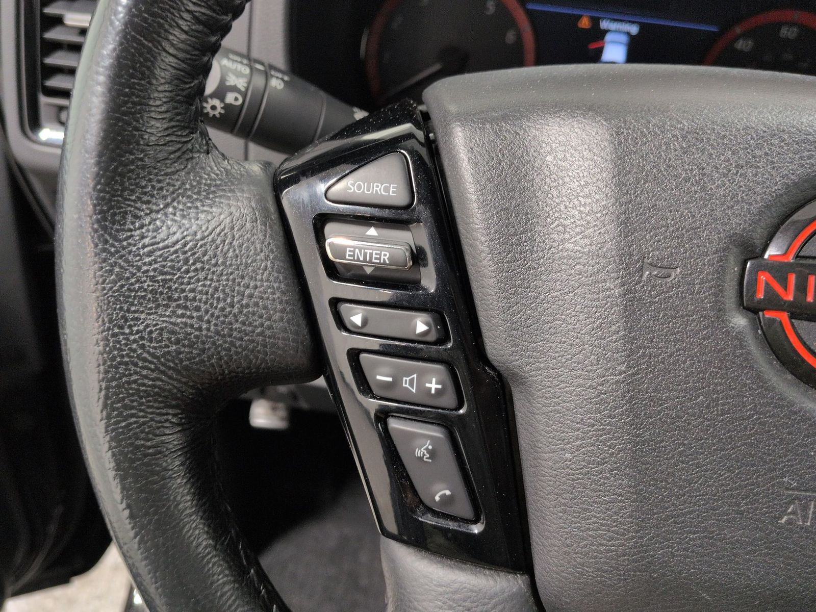 Thumbnail: 2022 Nissan Frontier - 26