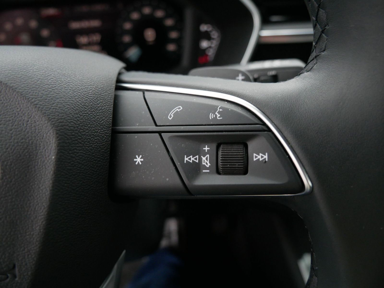 Thumbnail: 2025 Audi Q3 - 28