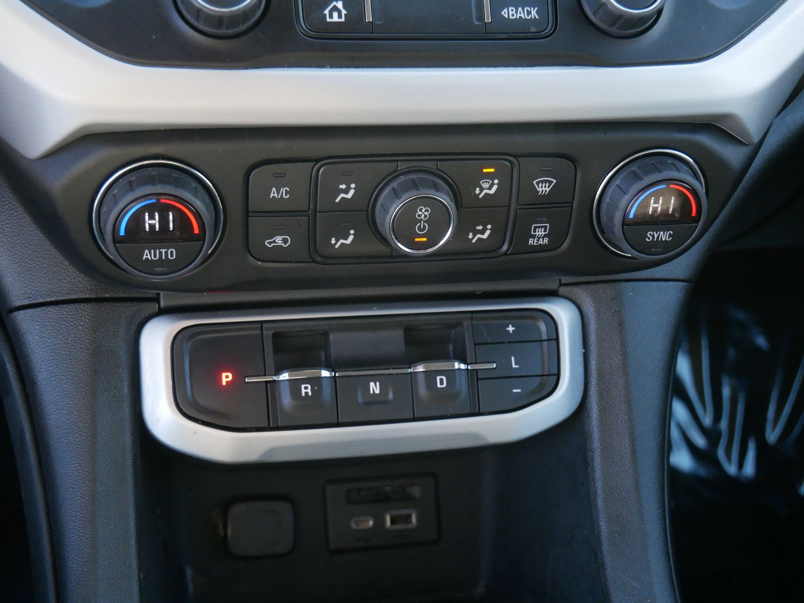 Thumbnail: 2023 GMC Acadia - 21