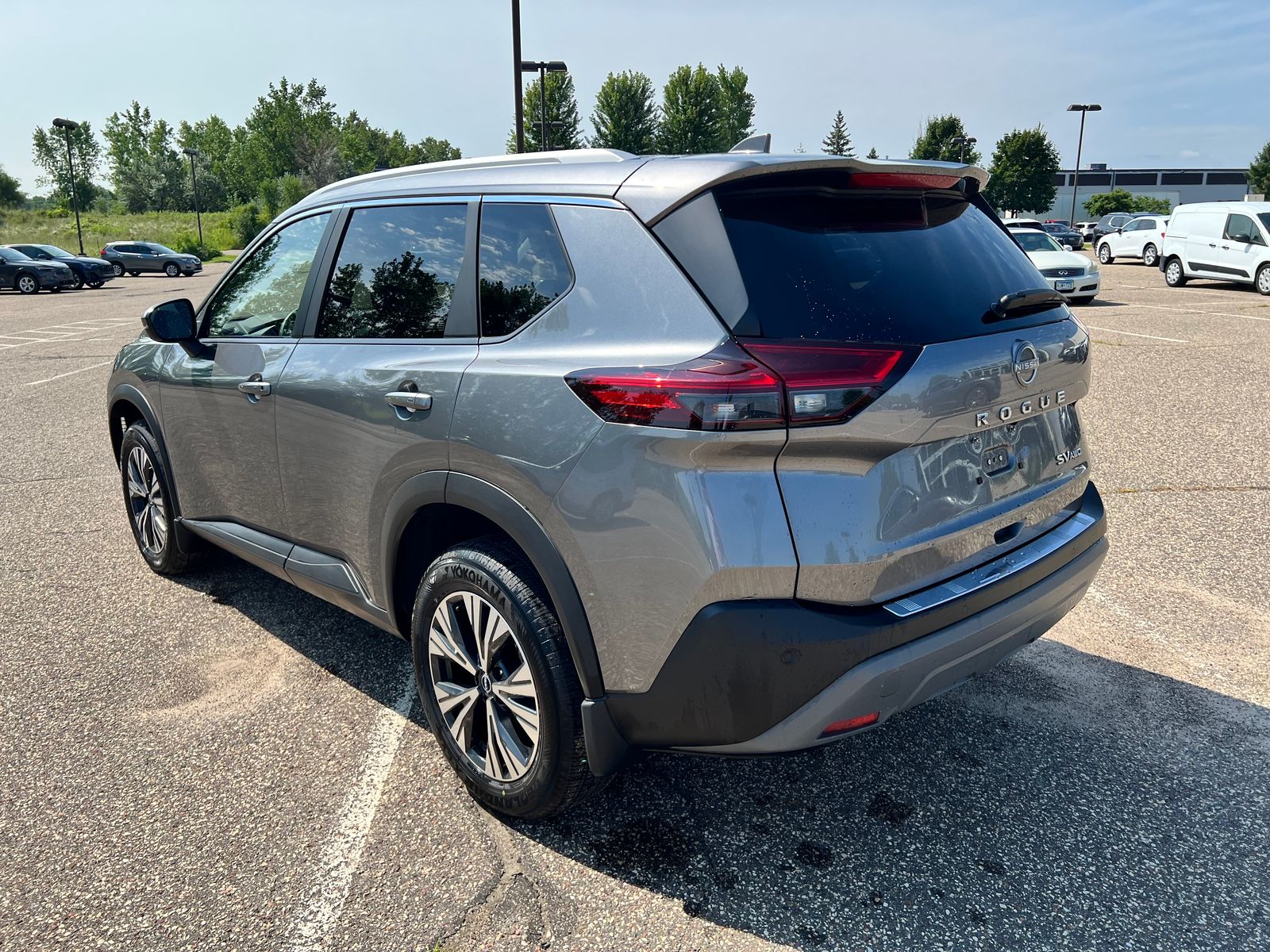 Thumbnail: 2022 Nissan Rogue - 4