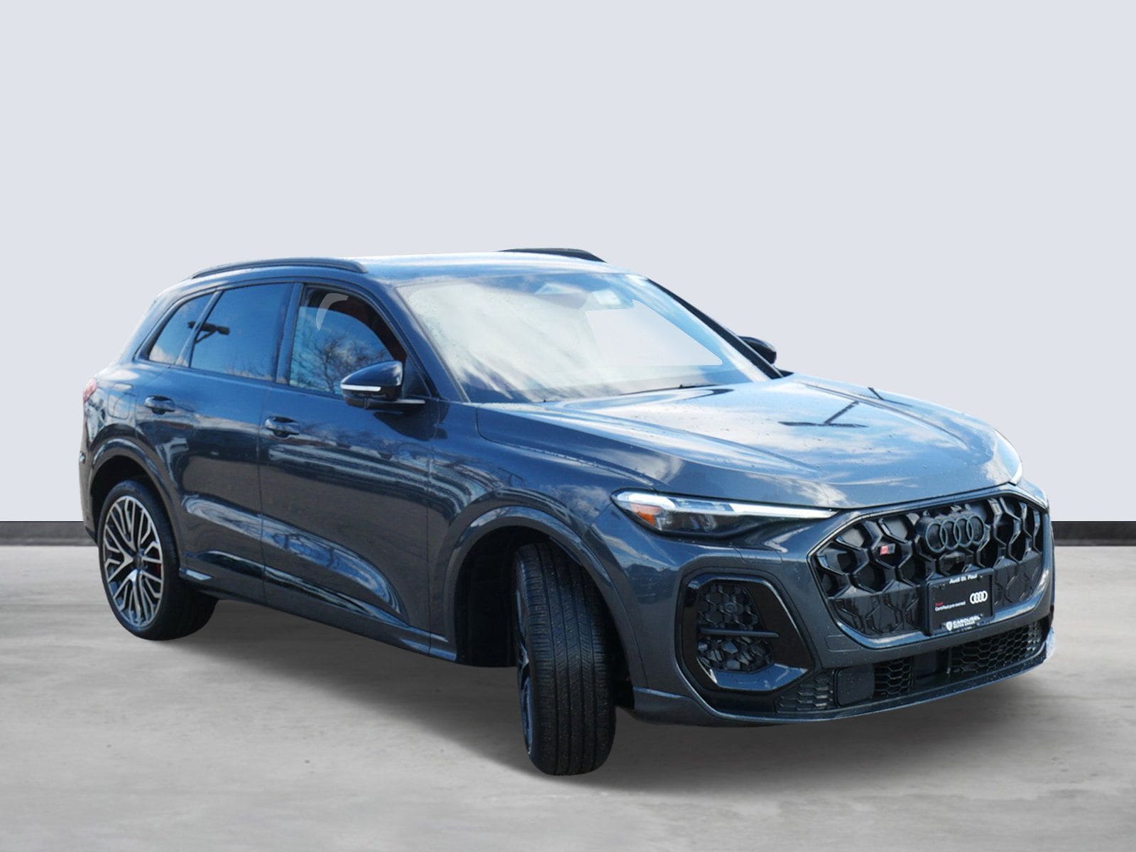 Thumbnail: 2025 Audi SQ5 - 6