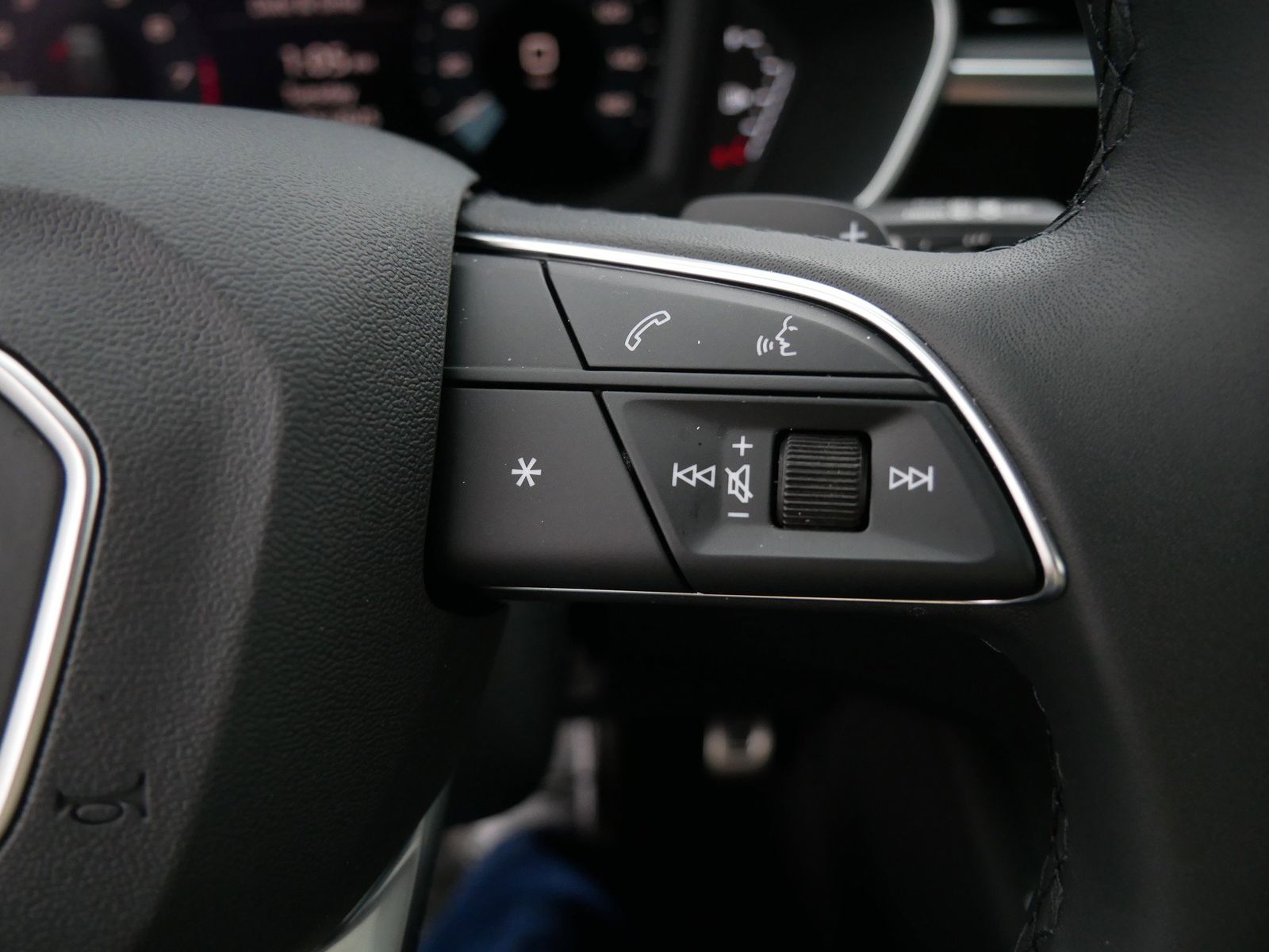 Thumbnail: 2025 Audi Q3 - 27