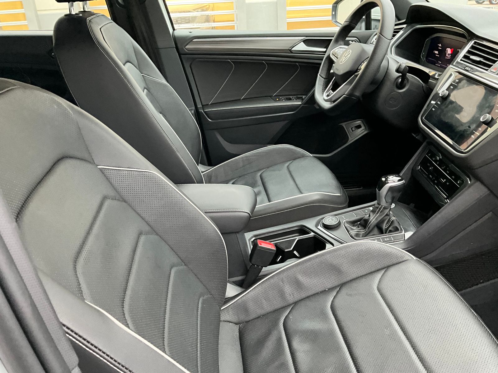 Thumbnail: 2022 Volkswagen Tiguan - 17