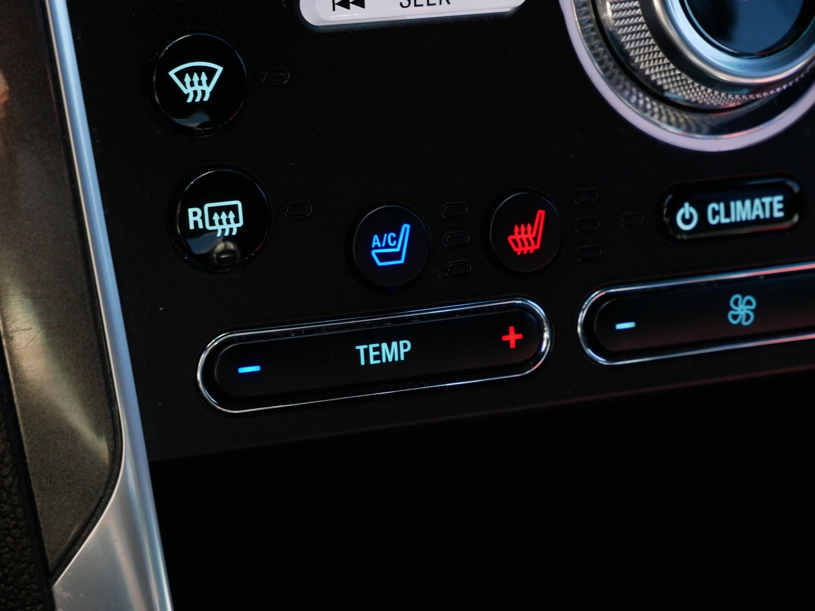 Thumbnail: 2016 Ford Explorer - 15