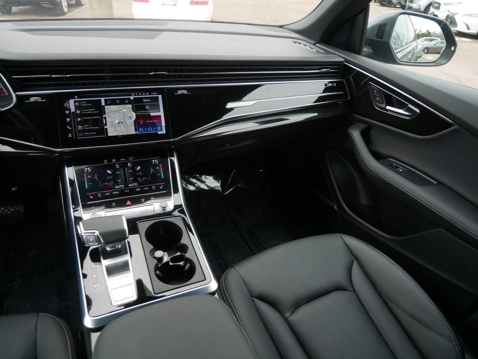 Thumbnail: 2025 Audi Q8 - 12