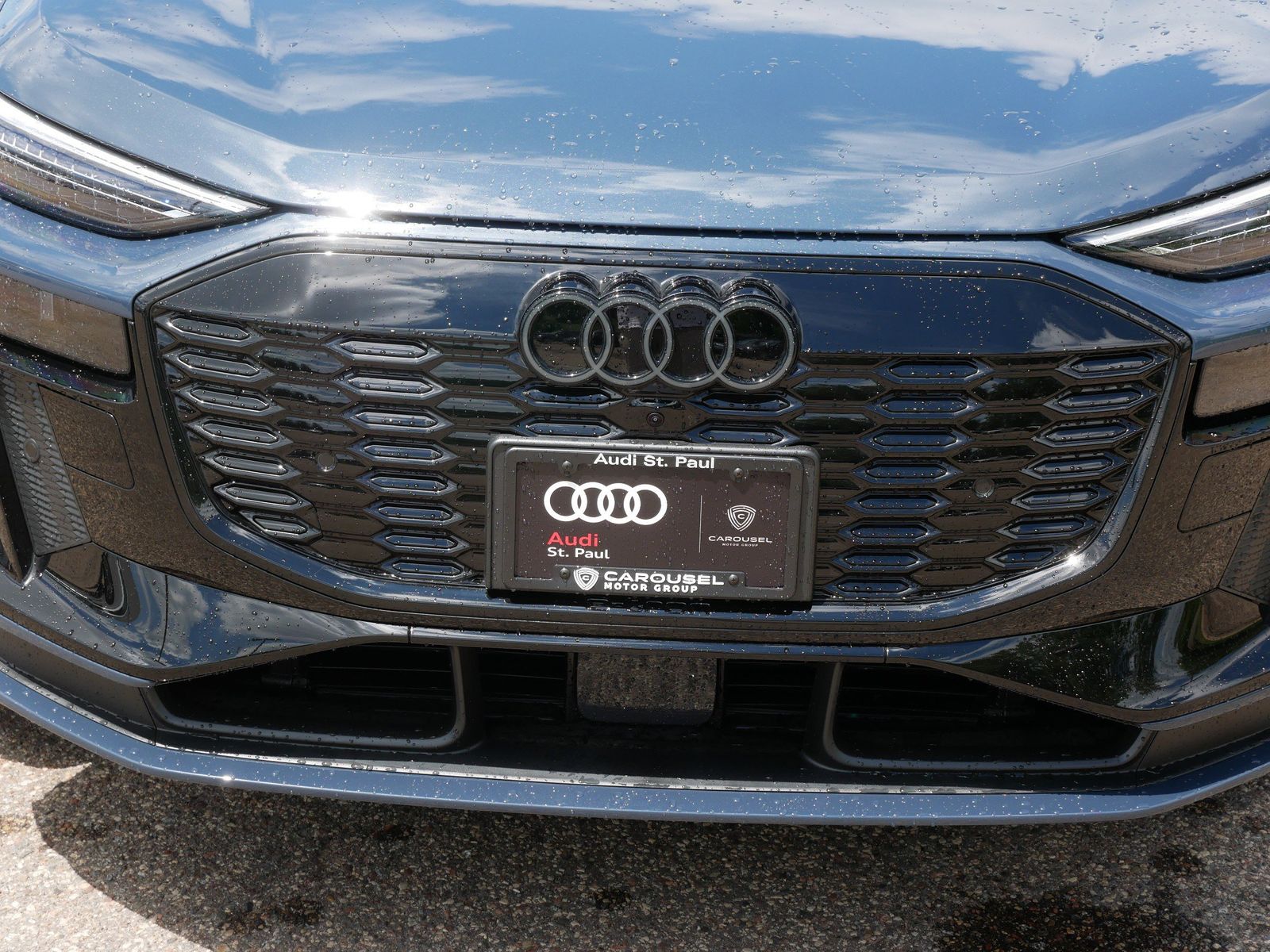 Thumbnail: 2027 Audi Q6 e-tron - 8