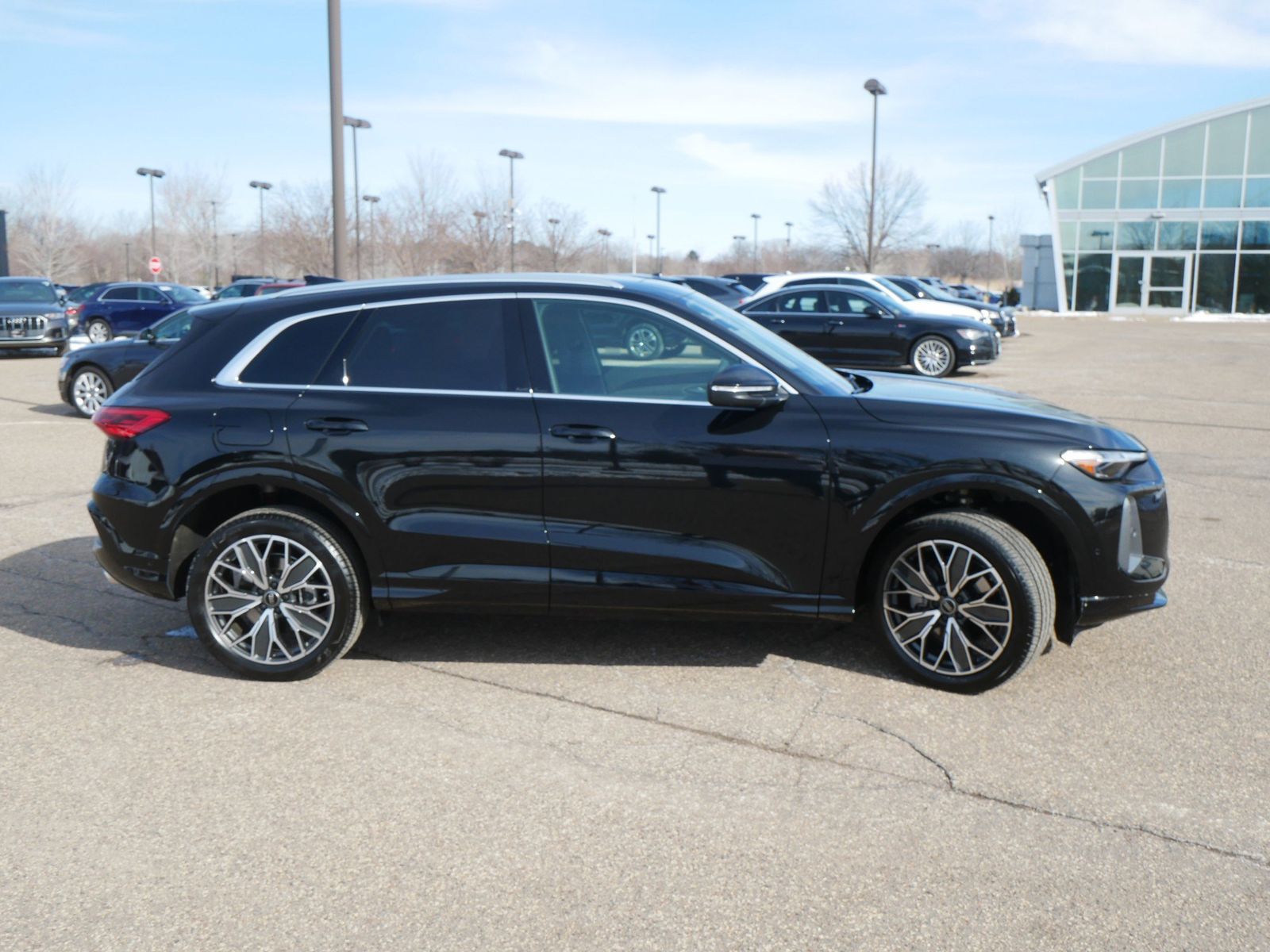 Thumbnail: 2025 Audi Q5 - 5