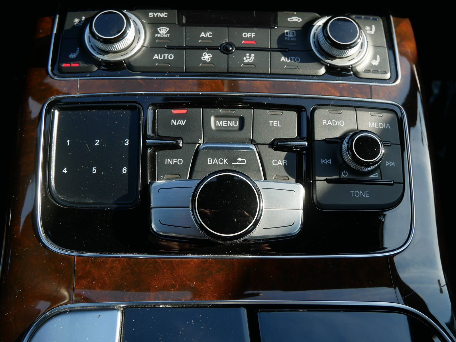 Thumbnail: 2017 Audi A8 - 18