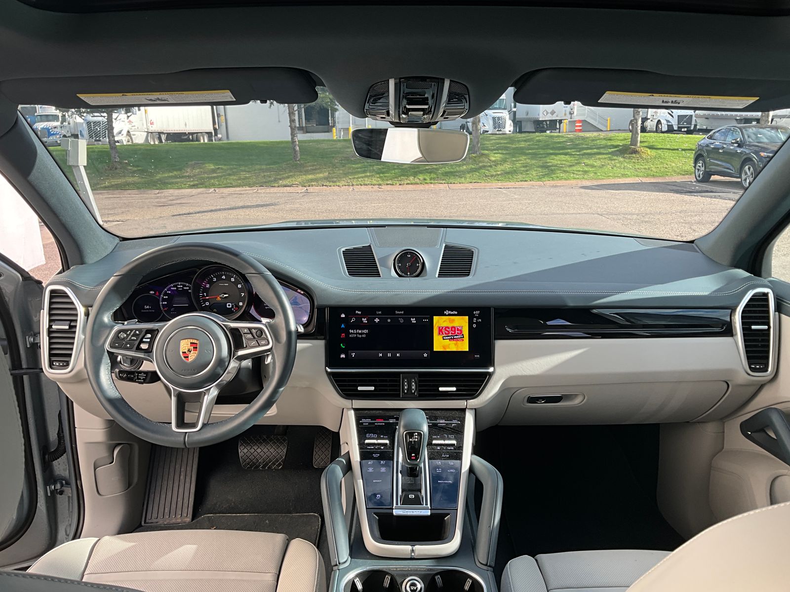 Thumbnail: 2023 Porsche Cayenne - 4