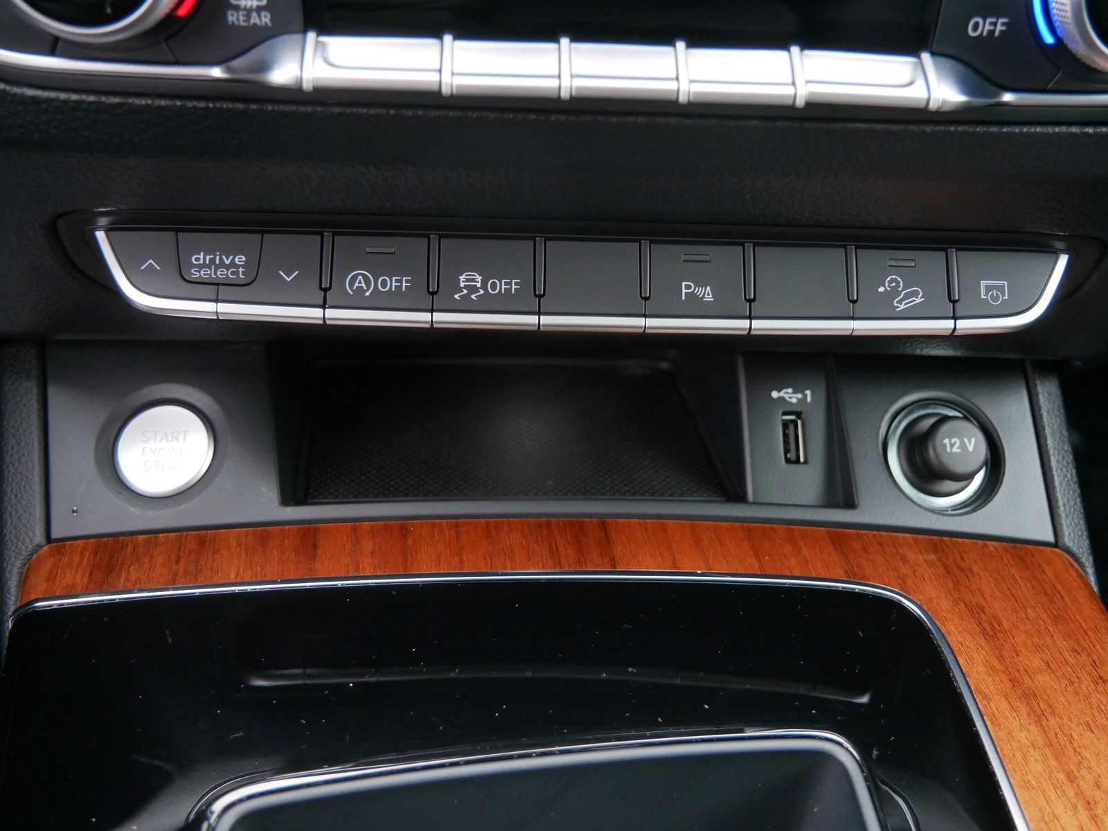 Thumbnail: 2023 Audi Q5 - 21