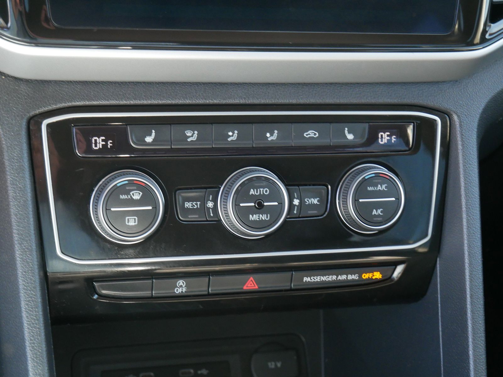 Thumbnail: 2023 Volkswagen Atlas - 21