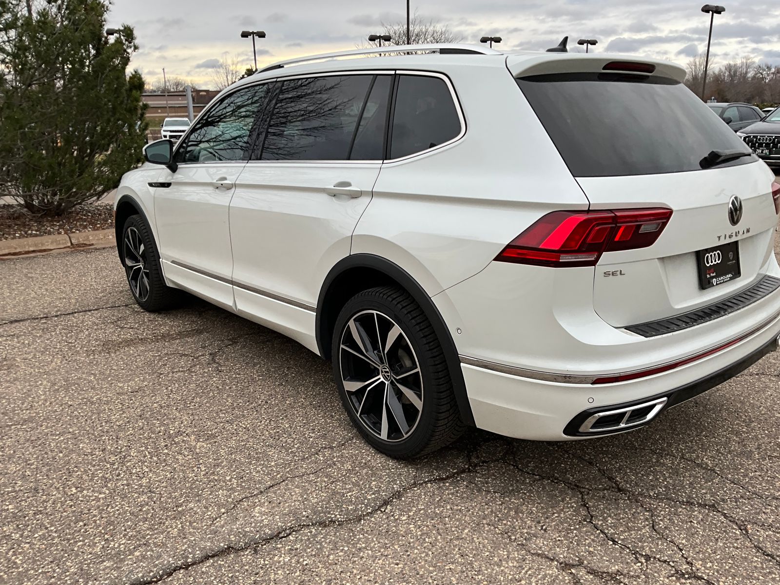 Thumbnail: 2022 Volkswagen Tiguan - 5