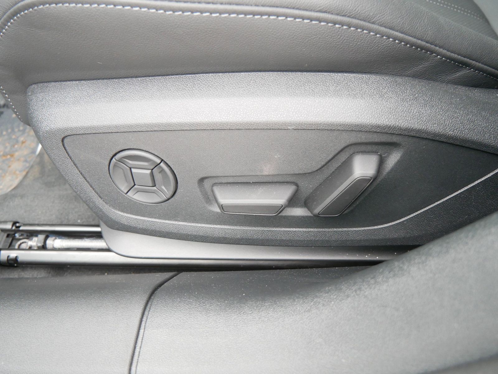 Thumbnail: 2026 Audi A6 - 14