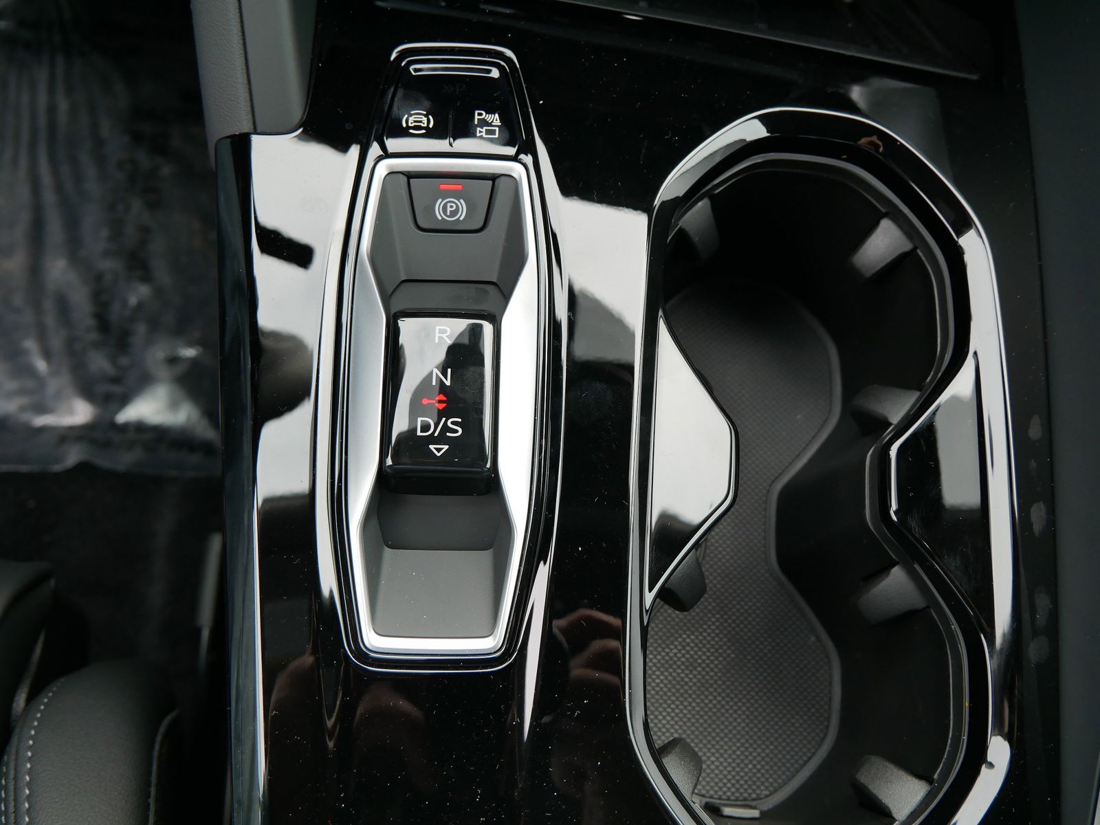 Thumbnail: 2025 Audi Q5 - 15