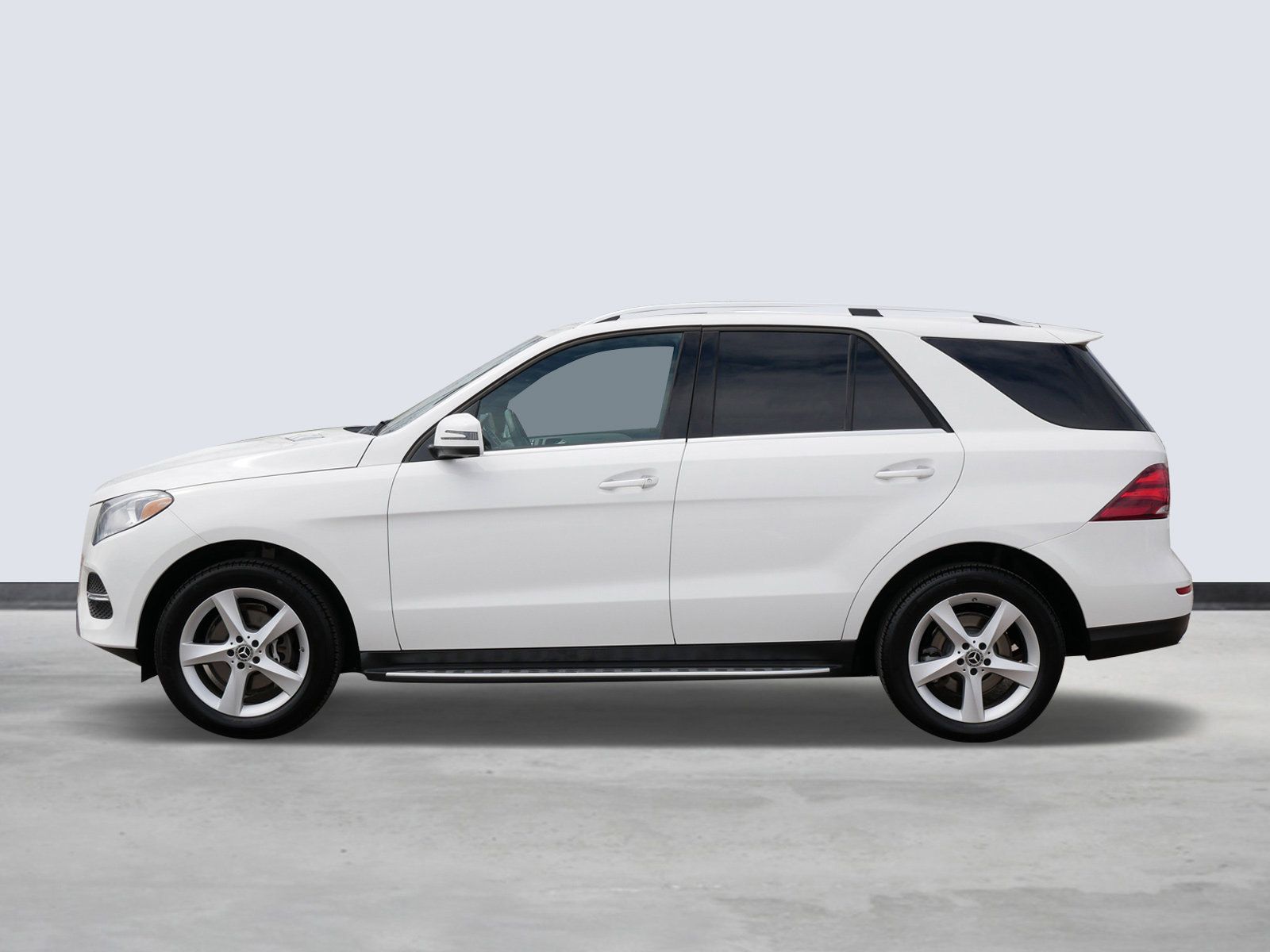 Thumbnail: 2018 Mercedes-Benz GLE - 2