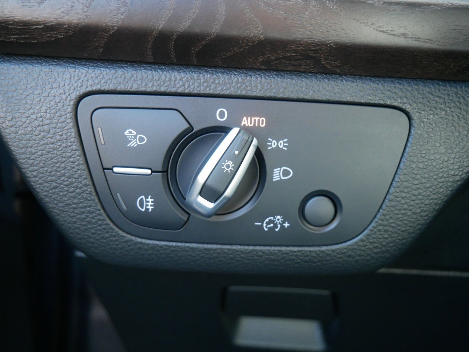 Thumbnail: 2020 Audi Q5 - 33