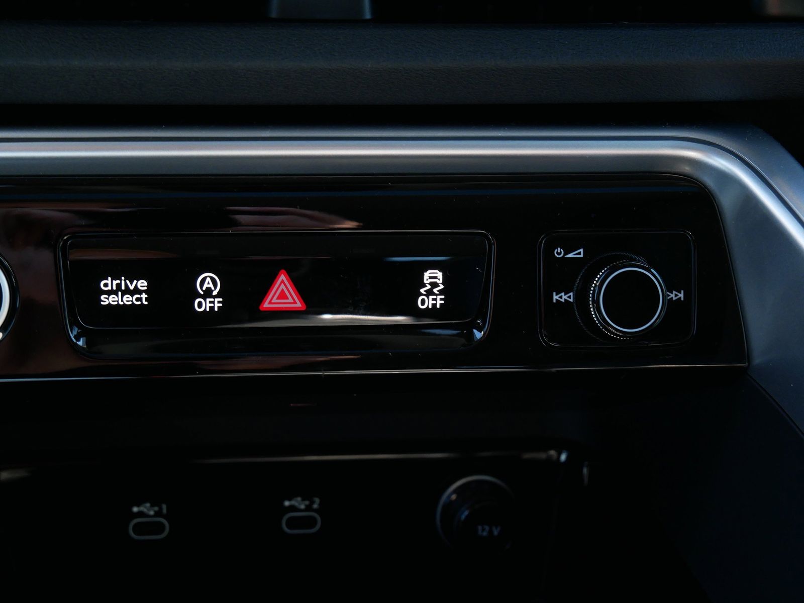 Thumbnail: 2025 Audi Q5 - 18