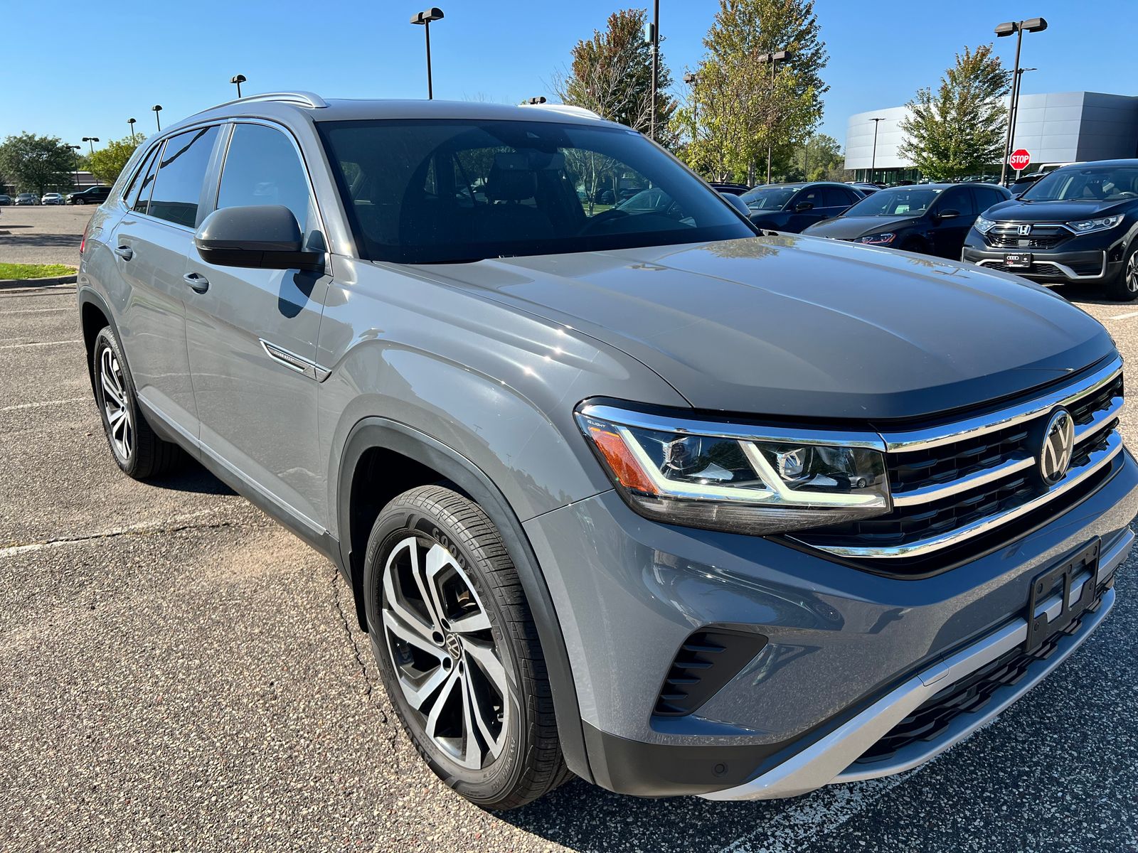 Thumbnail: 2023 Volkswagen Atlas - 1