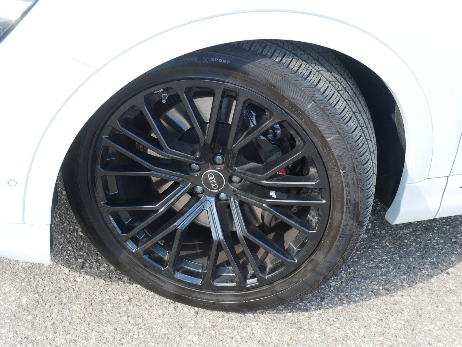 Thumbnail: 2025 Audi SQ8 - 8