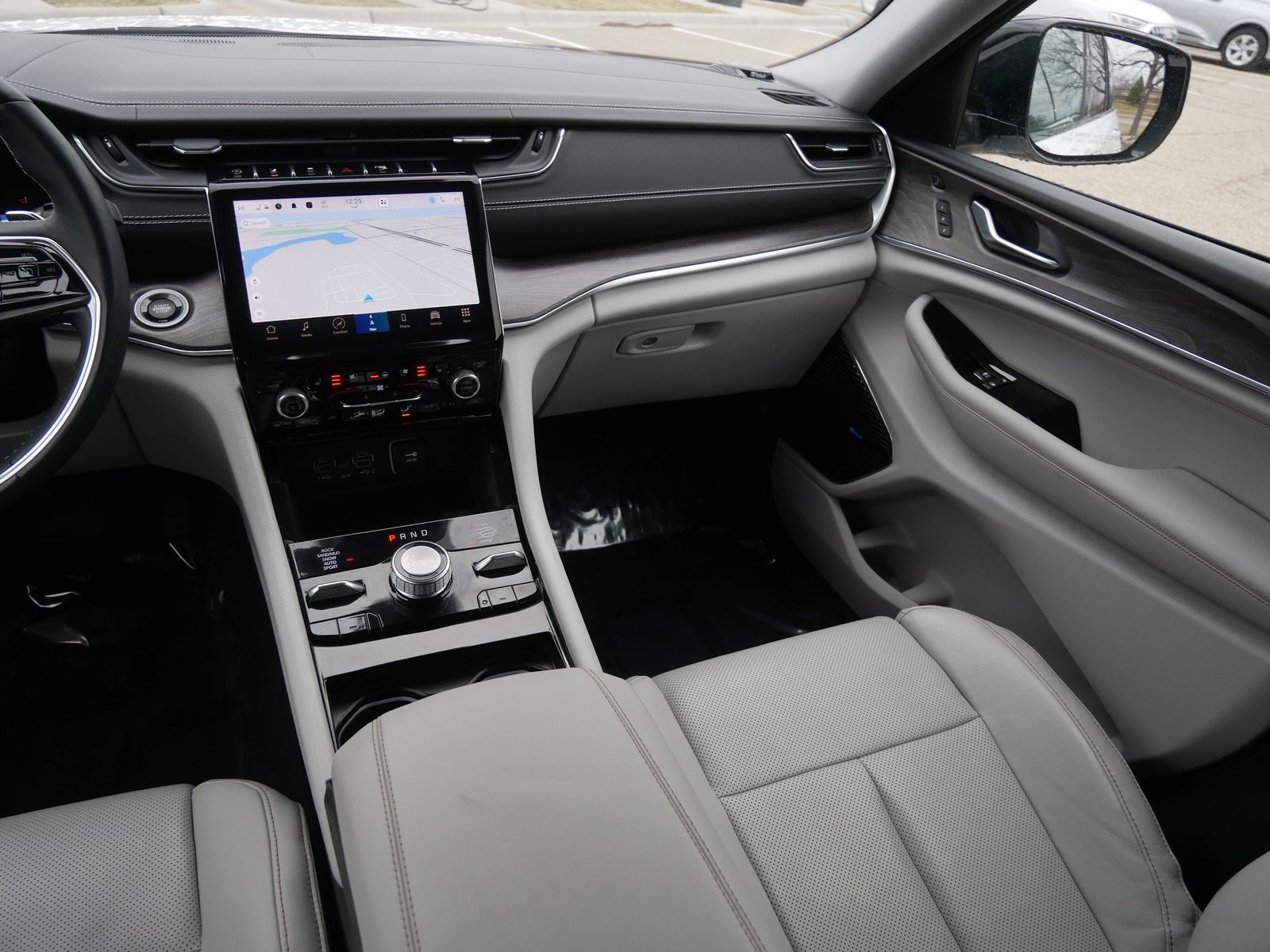 Thumbnail: 2022 Jeep Grand Cherokee - 13