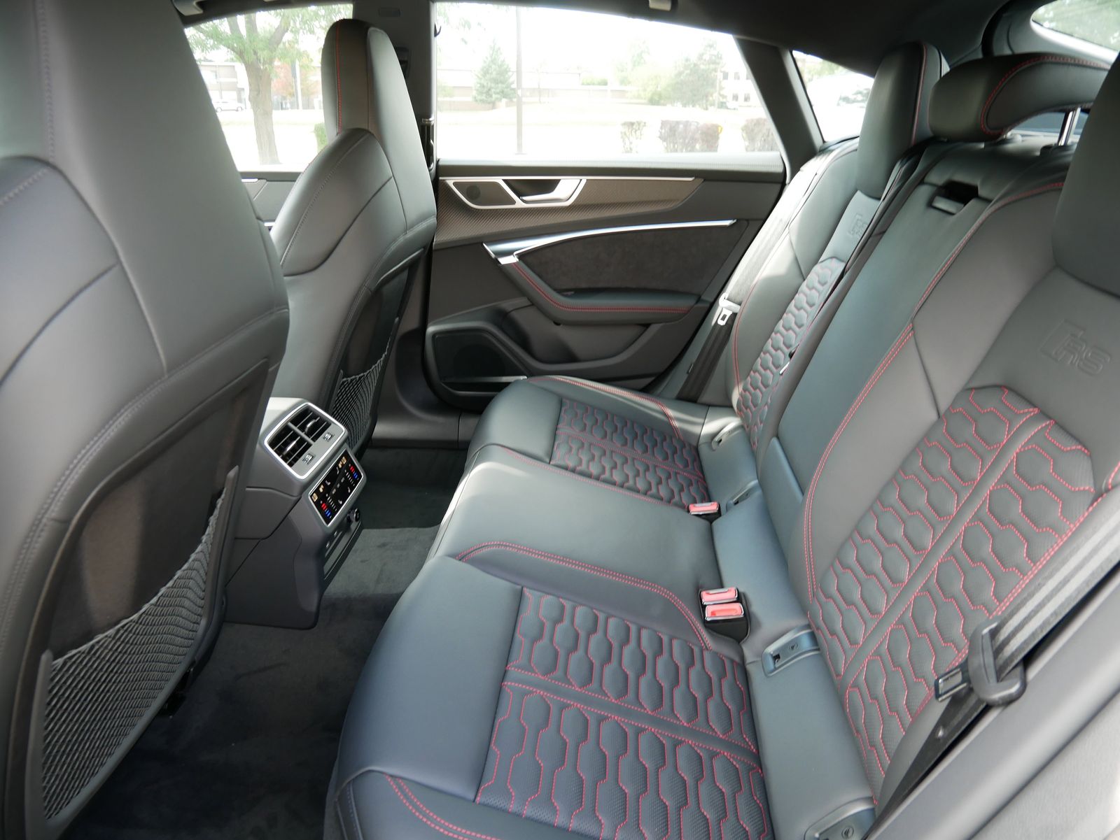 Thumbnail: 2026 Audi RS 7 - 9