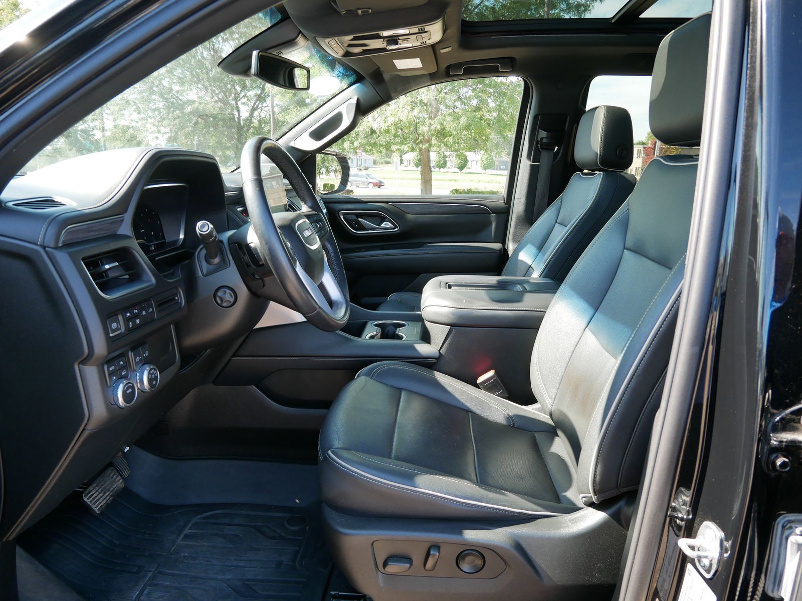 Thumbnail: 2022 GMC Yukon - 8