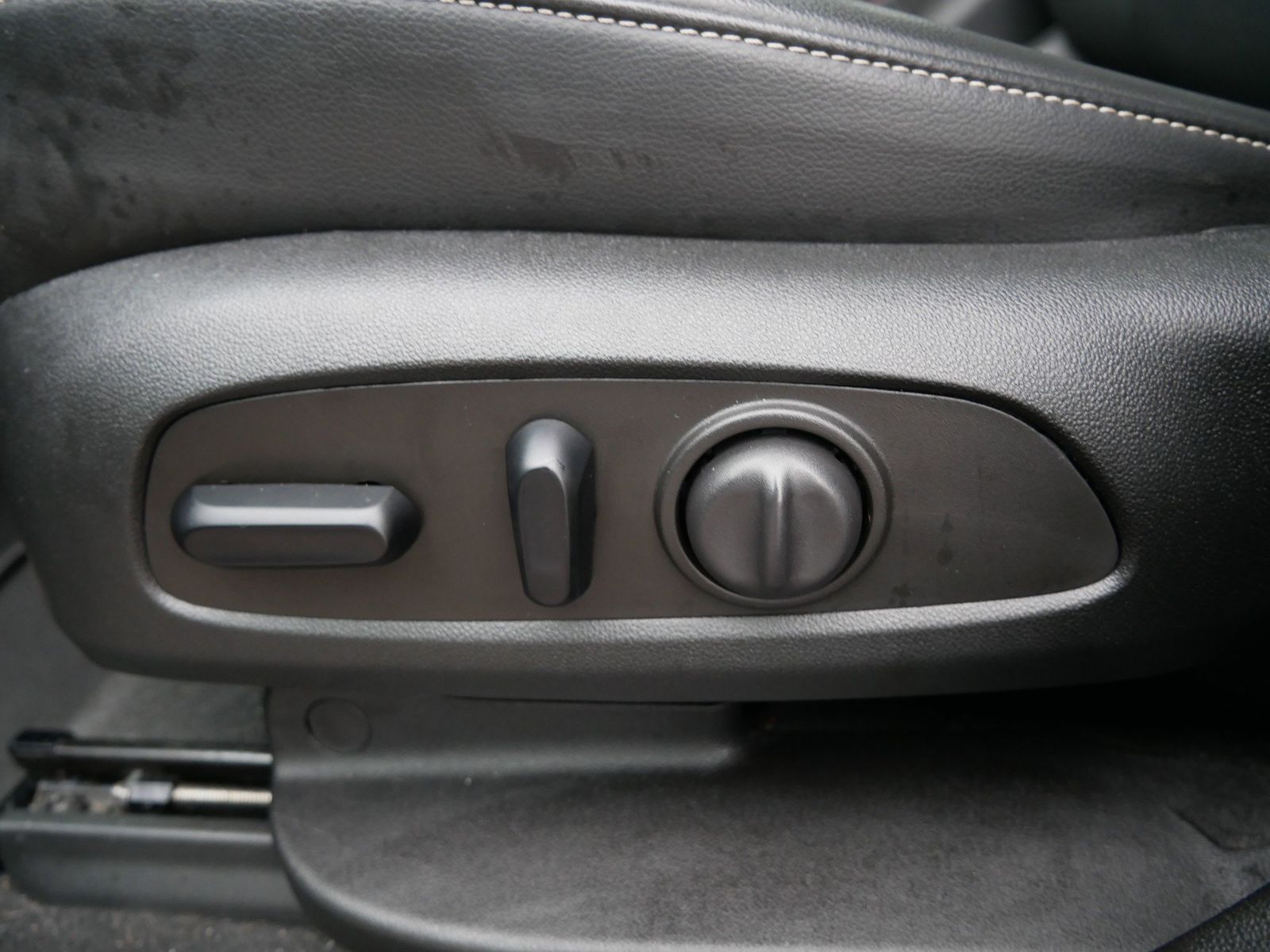 Thumbnail: 2023 GMC Acadia - 12