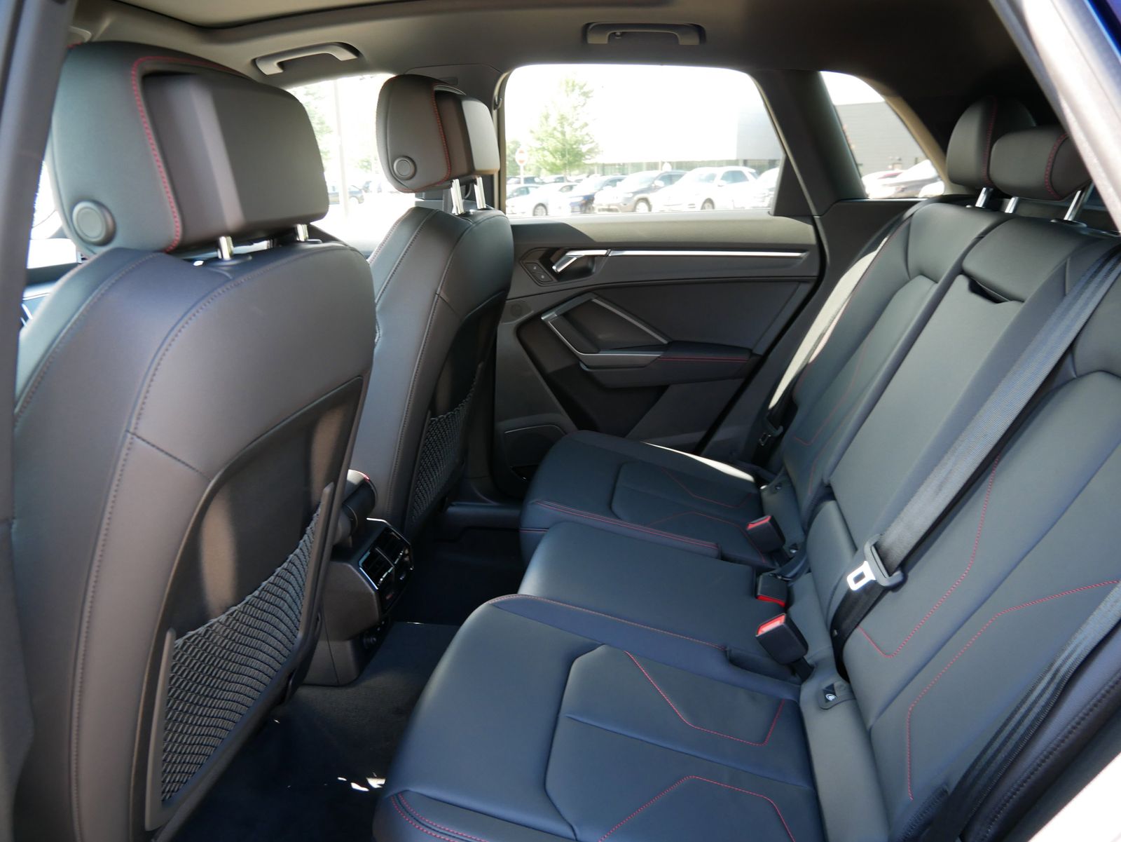 Thumbnail: 2025 Audi Q3 - 9