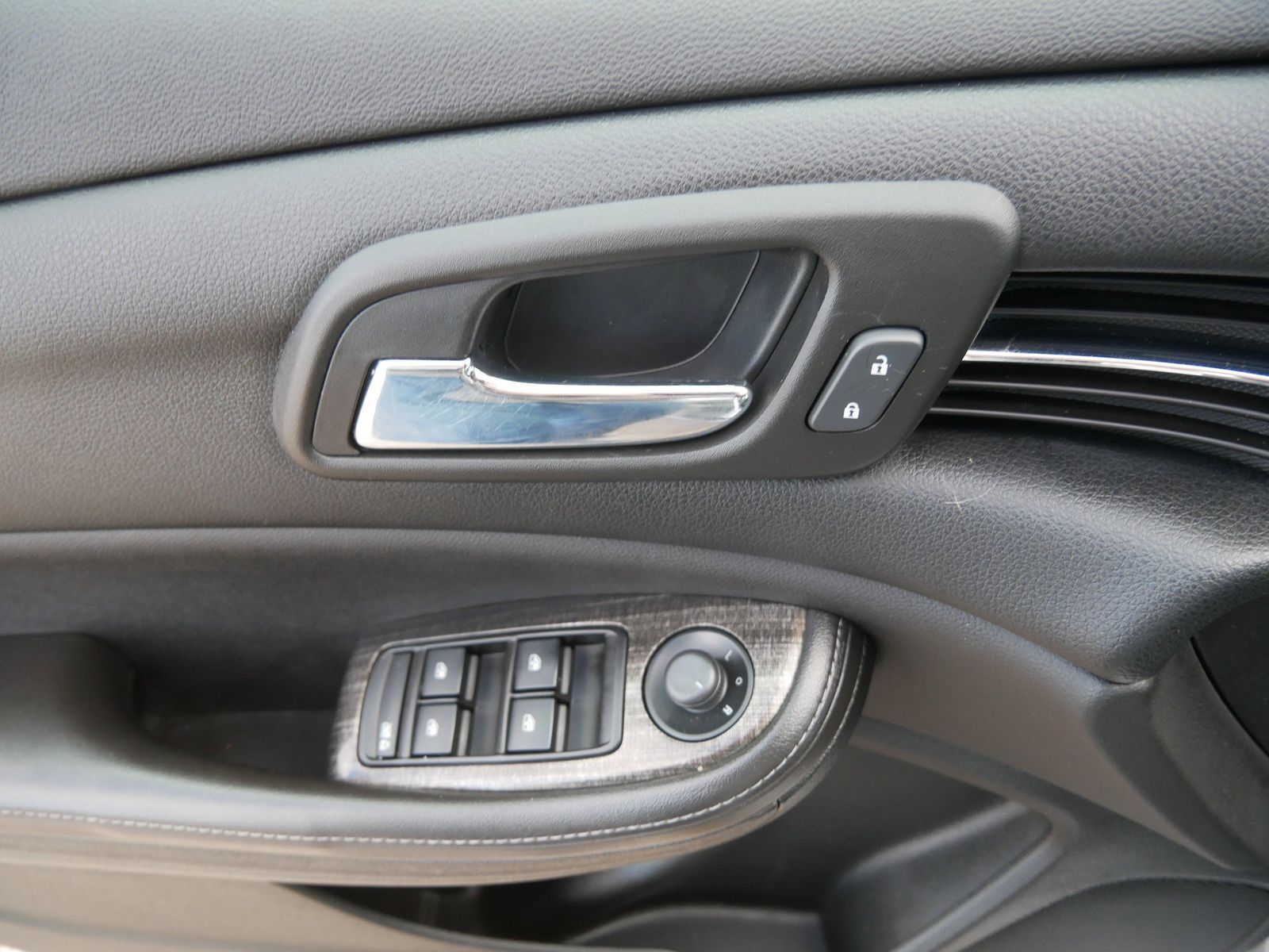 Thumbnail: 2014 Chevrolet Malibu - 16