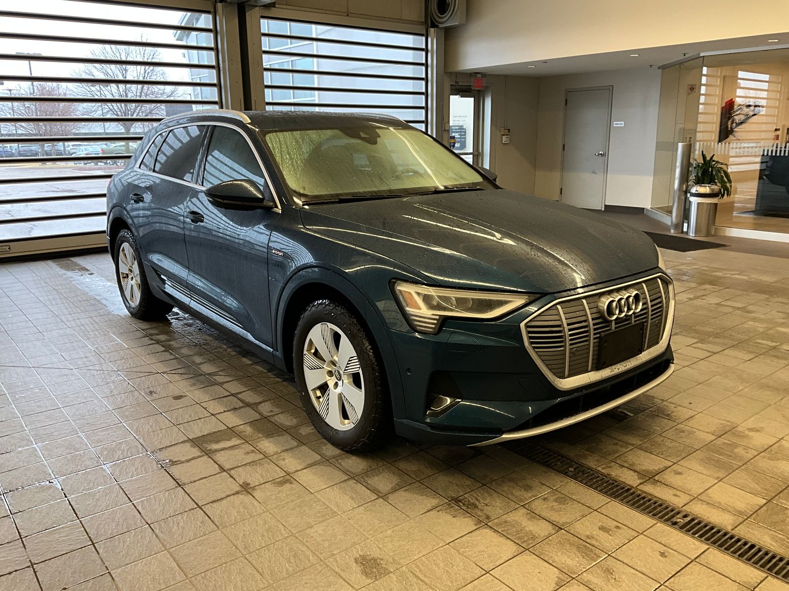 Thumbnail: 2019 Audi e-tron - 6
