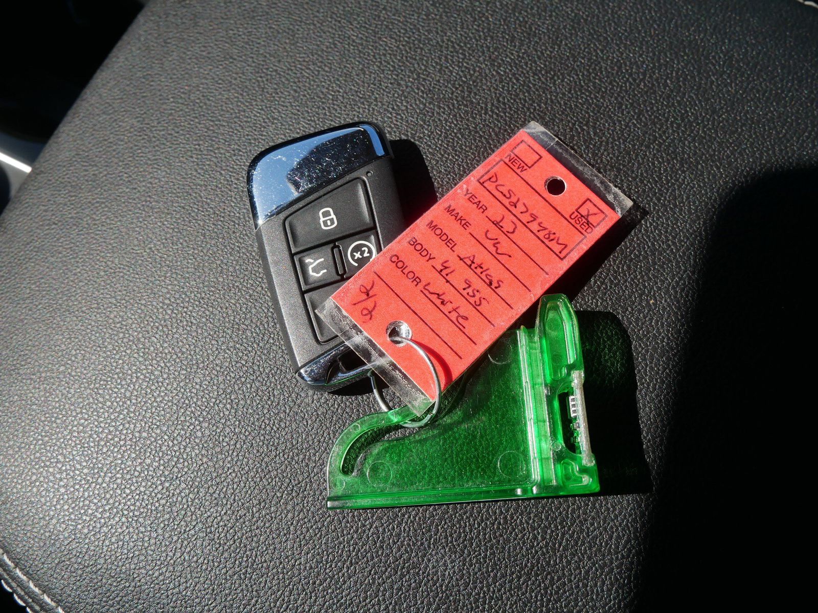 Thumbnail: 2023 Volkswagen Atlas - 29