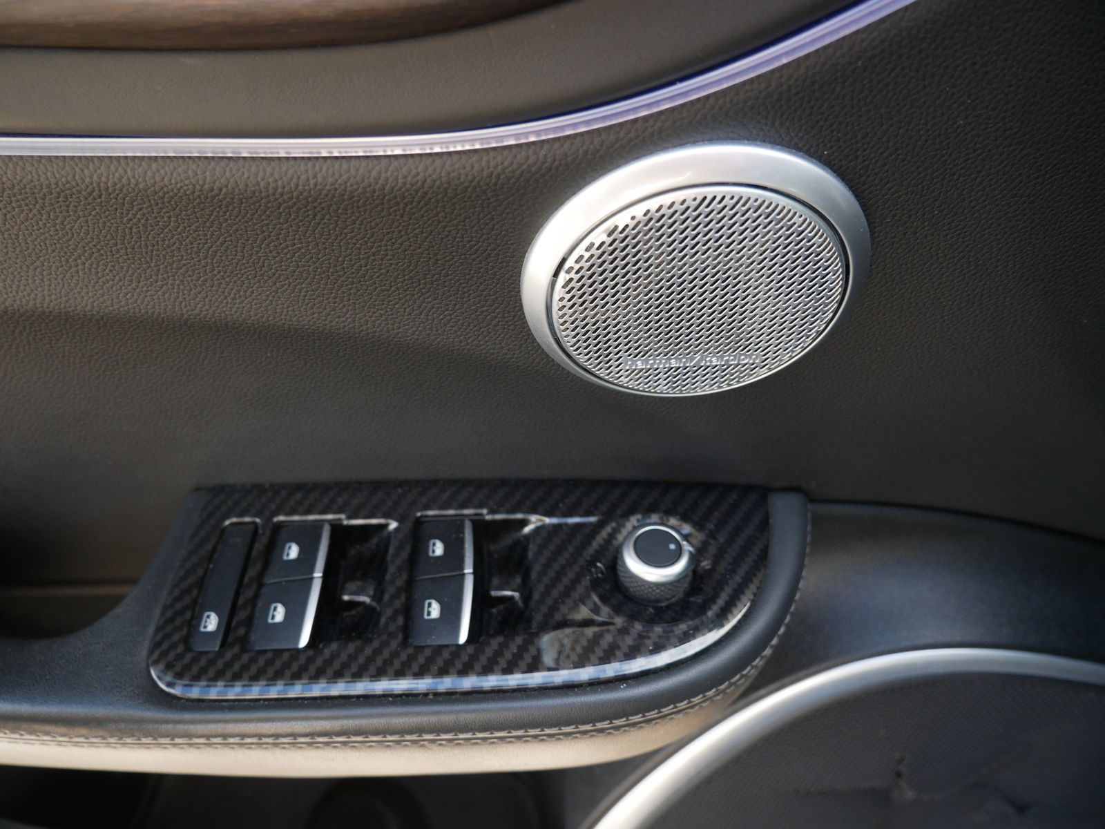 Thumbnail: 2017 Alfa Romeo Giulia - 17