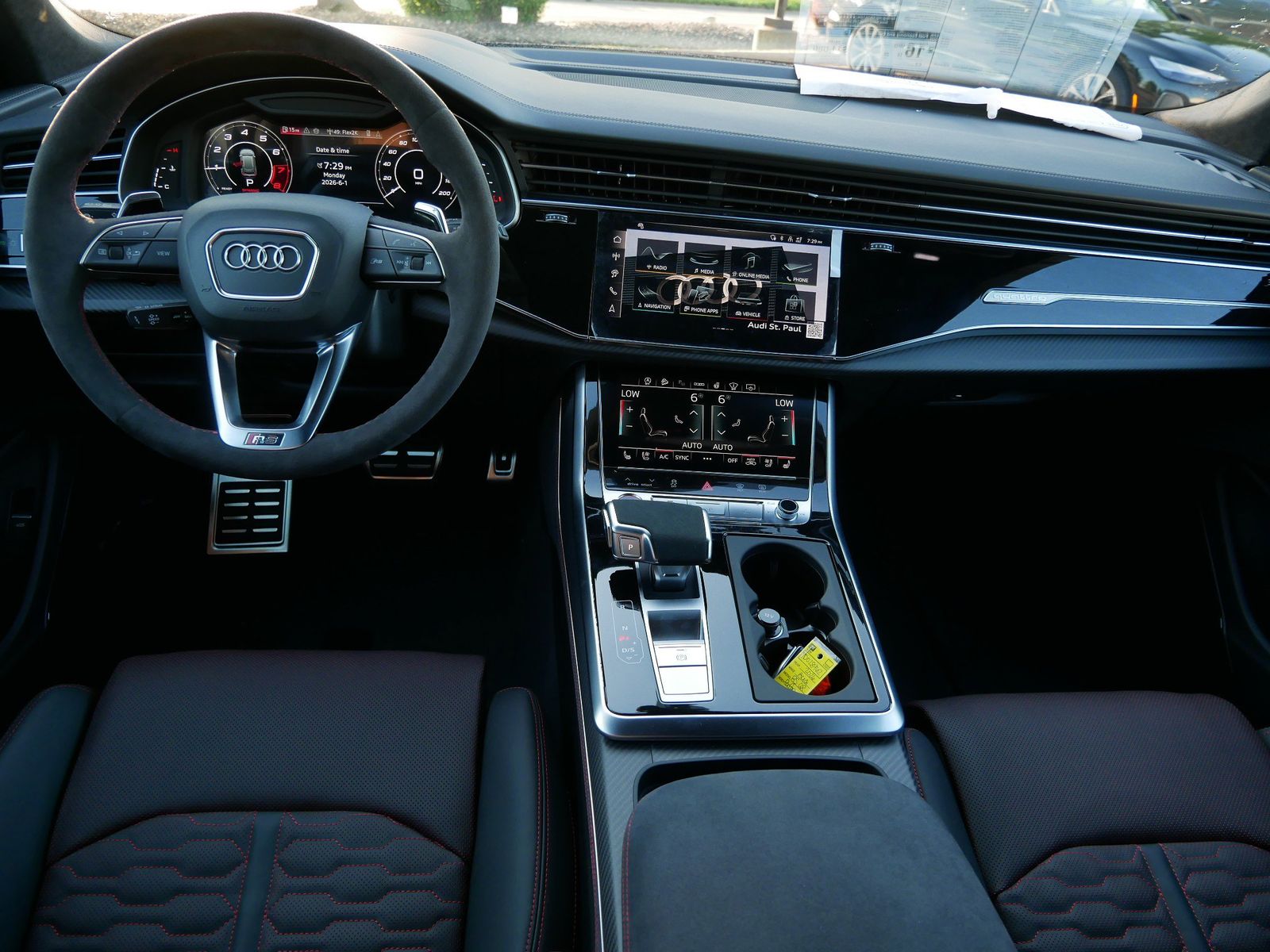 Thumbnail: 2026 Audi RS Q8 - 12