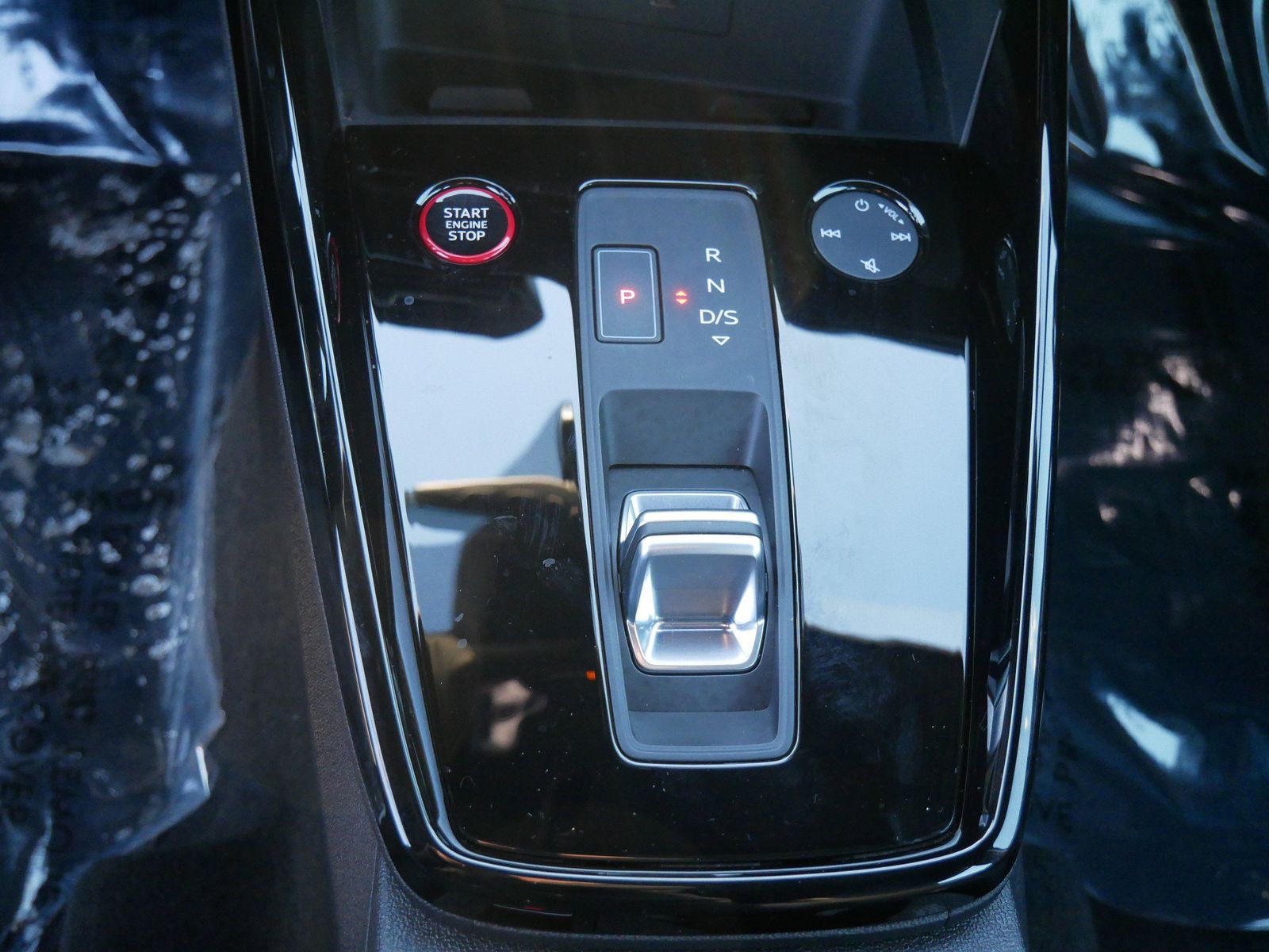 Thumbnail: 2024 Audi RS 3 - 18