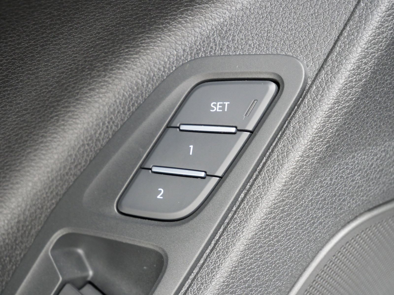 Thumbnail: 2025 Audi Q3 - 17