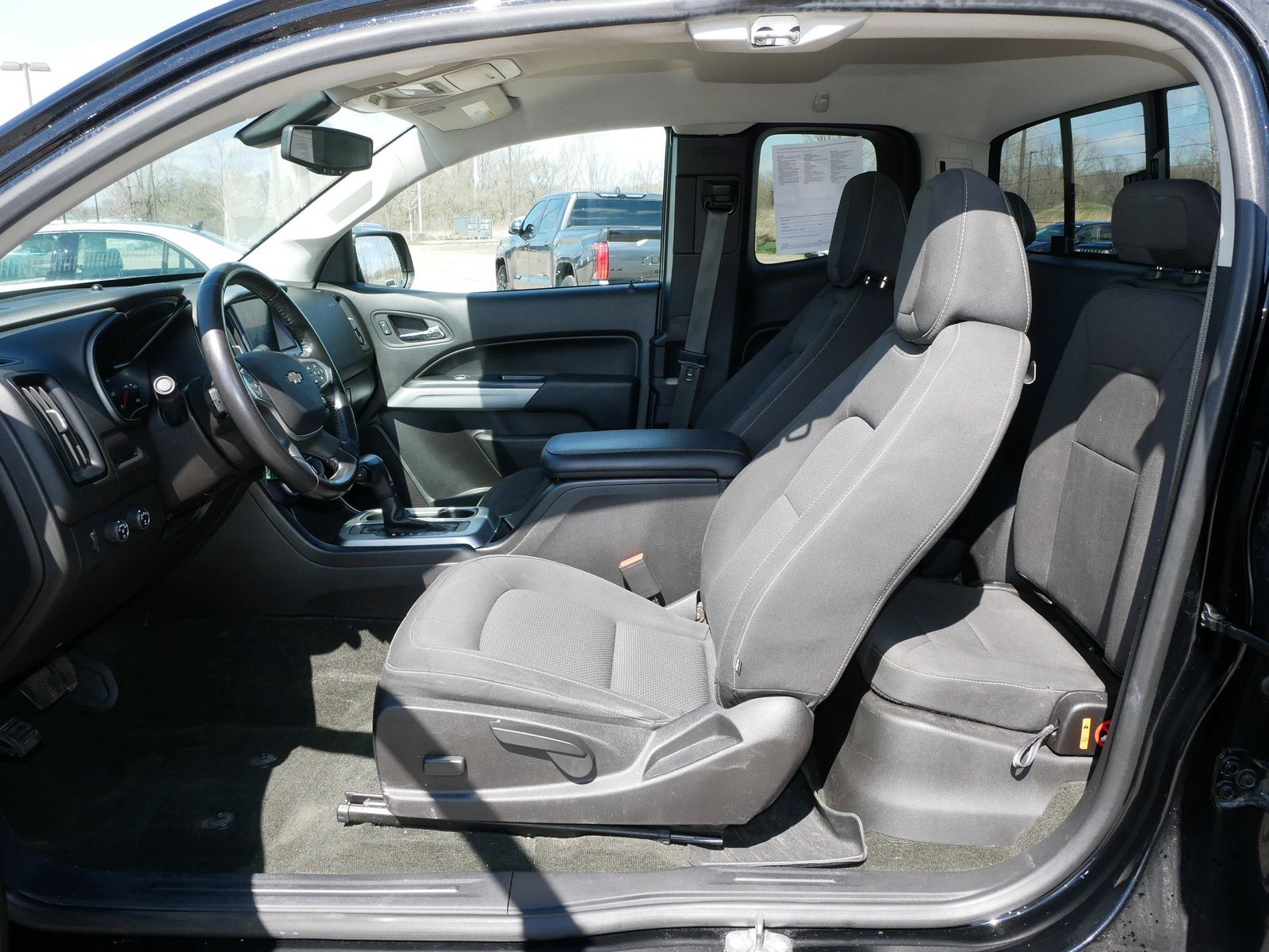 Thumbnail: 2017 Chevrolet Colorado - 11