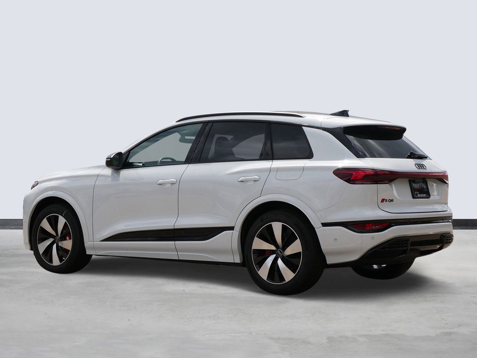 Thumbnail: 2025 Audi SQ6 e-tron - 3