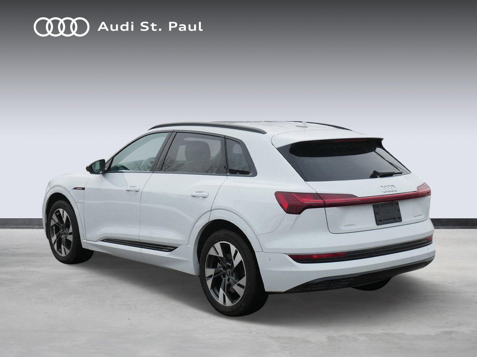 Thumbnail: 2023 Audi e-tron - 1